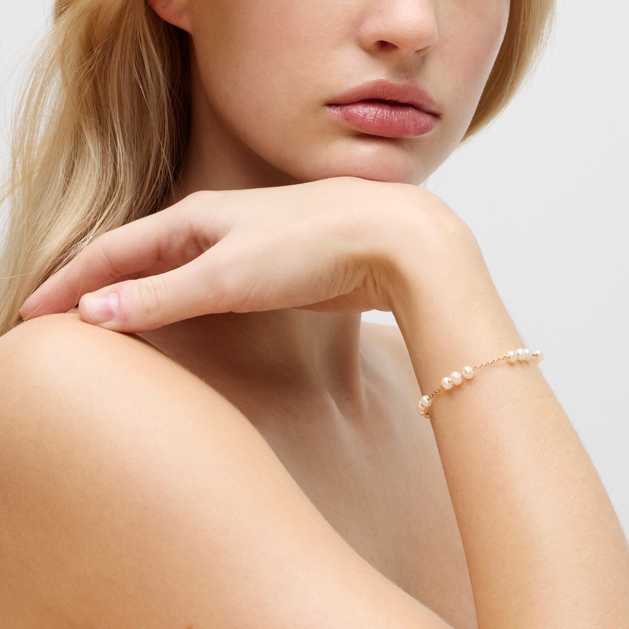  Freshwater pearl beaded adjustable bracelet