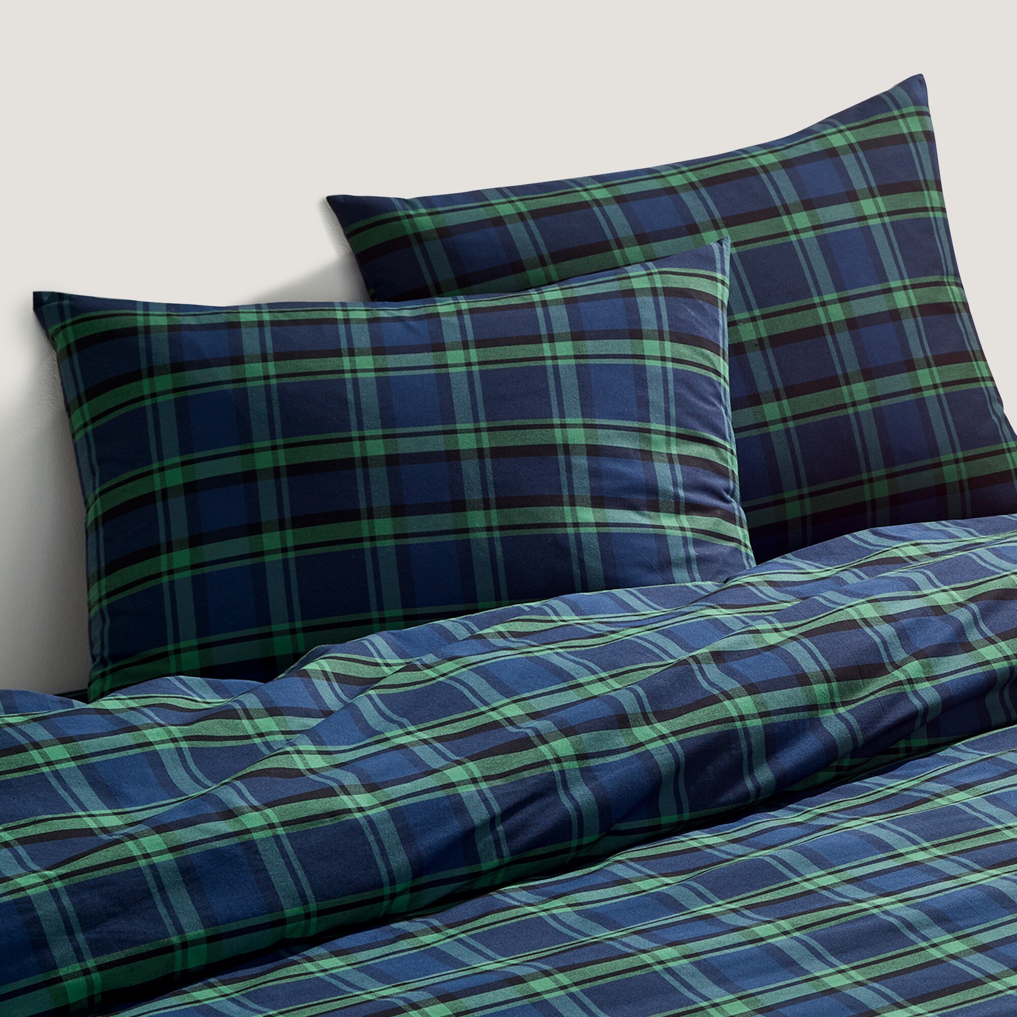 Limited-edition king duvet set in Black Watch tartan