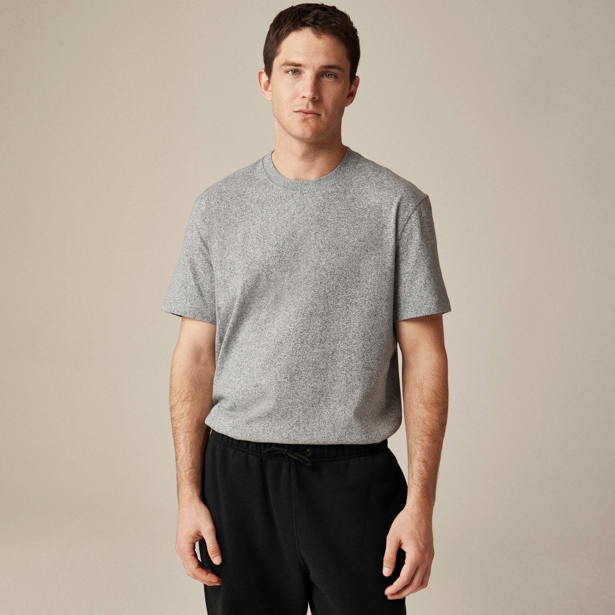 Relaxed premium-weight cotton no-pocket T-shirt