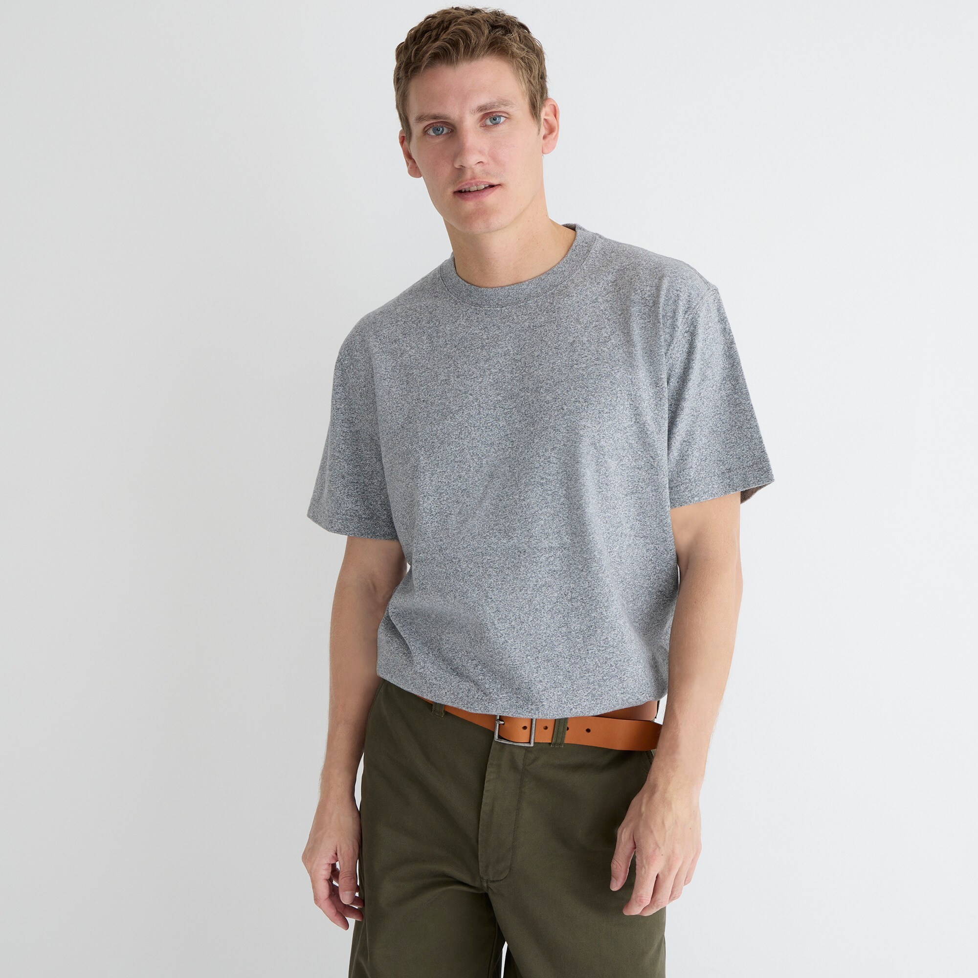  Relaxed premium-weight cotton no-pocket T-shirt