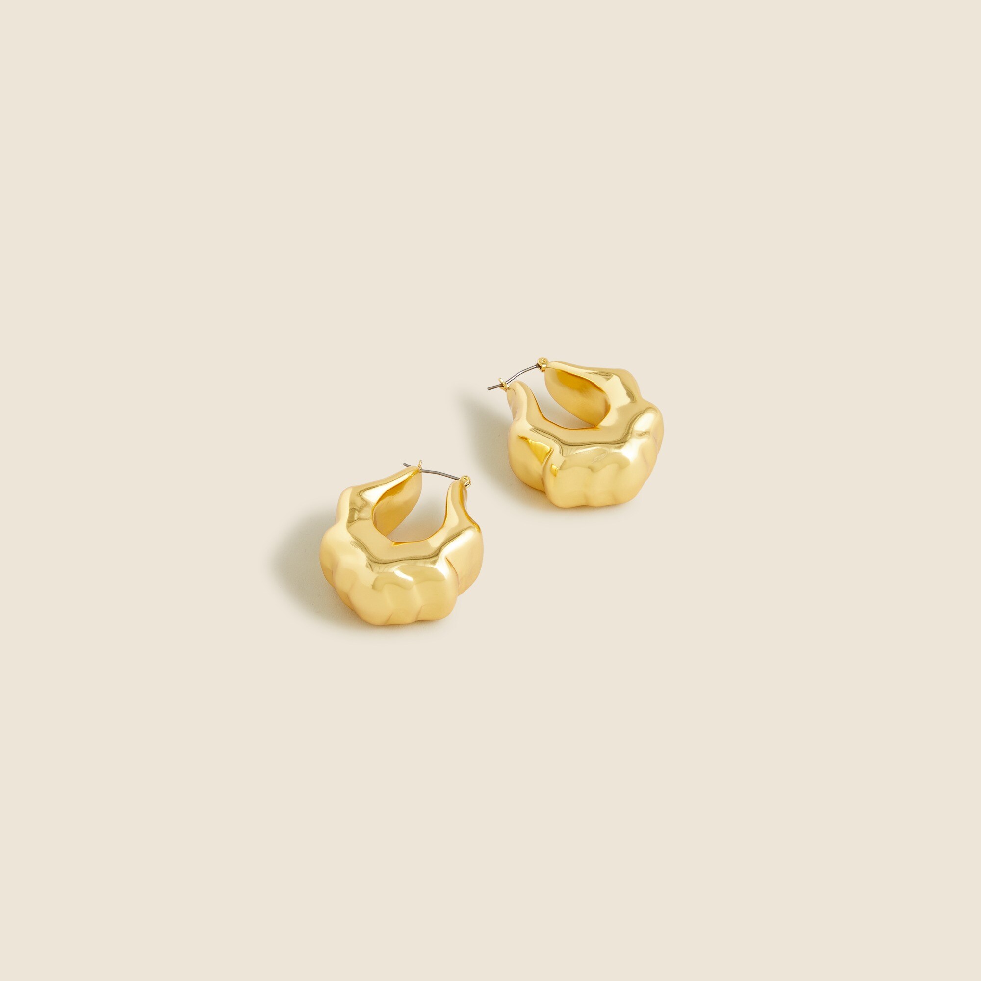 Lightweight sculpted hoop earrings