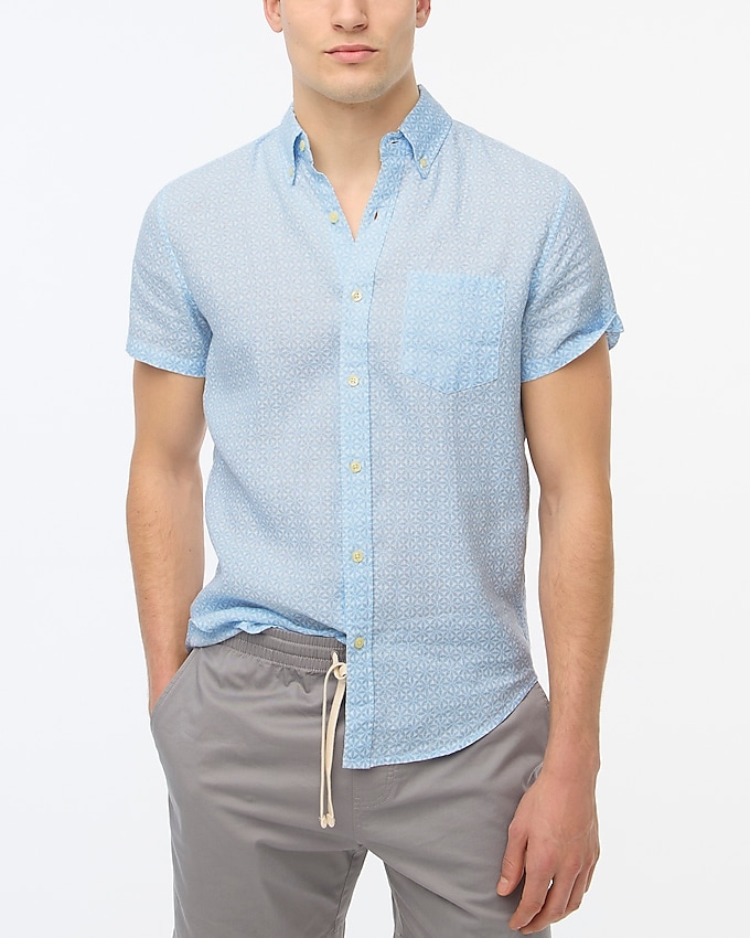 factory: printed short-sleeve slim linen shirt for men, right side, view zoomed