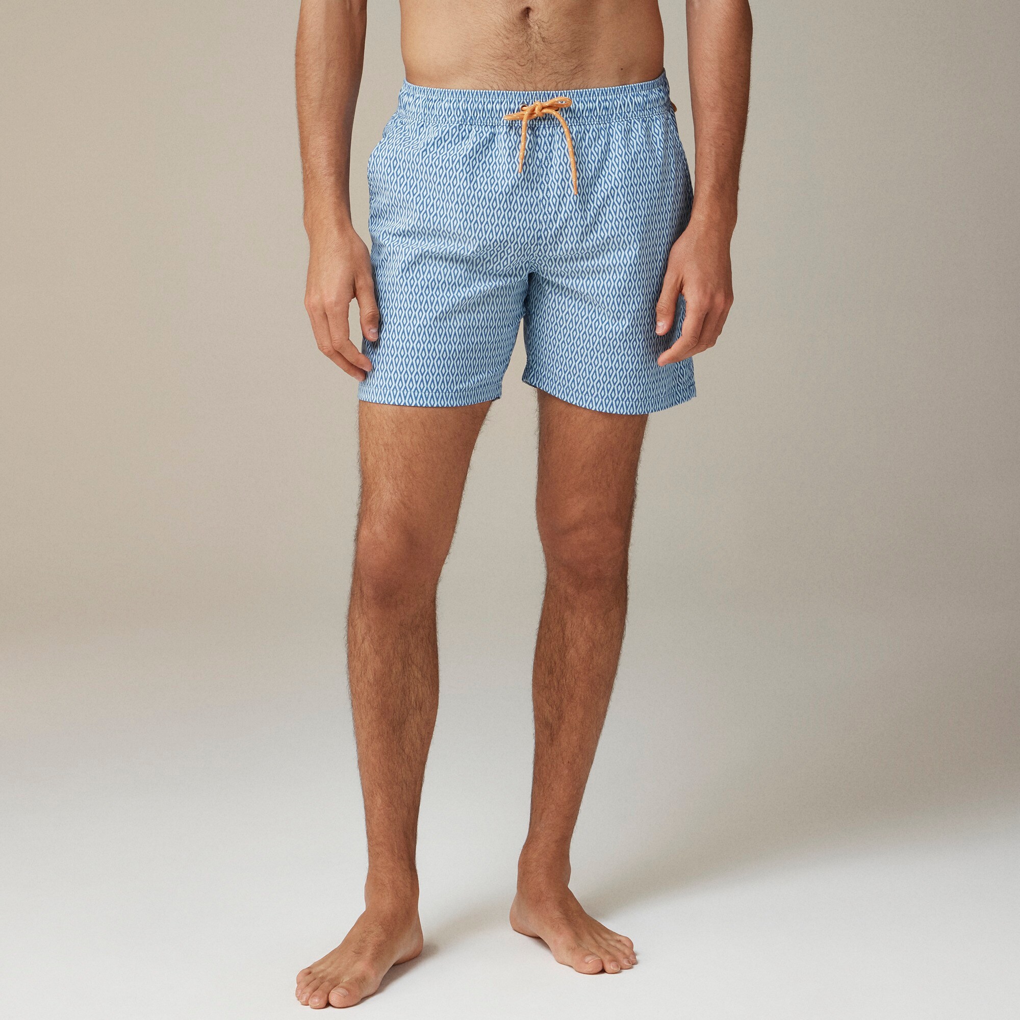  6" stretch swim trunk in print with ECONYL&reg; nylon