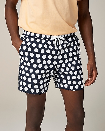 mens 6&apos;&apos; stretch swim trunk in polka-dot print with ECONYL&reg; nylon