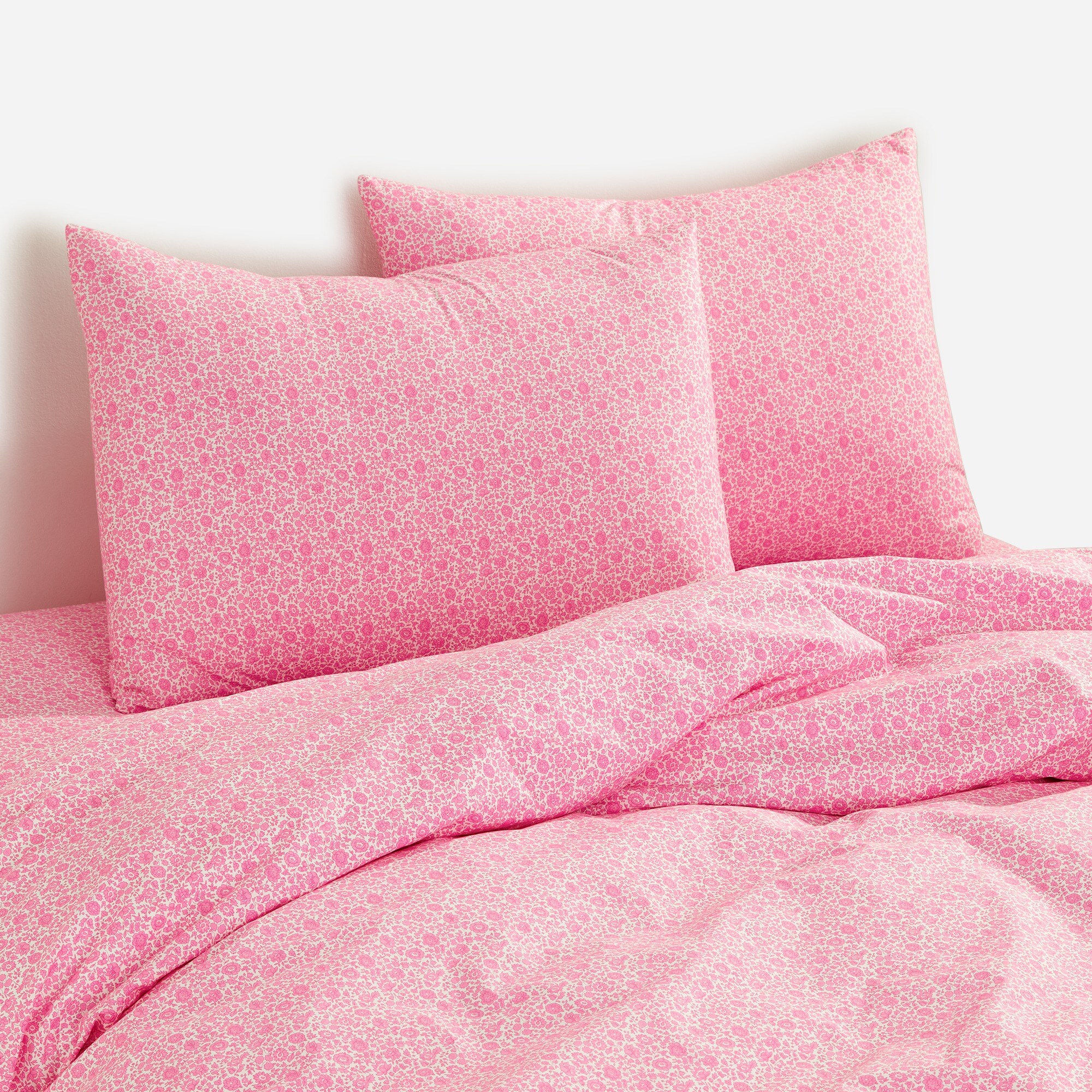  King duvet set in Liberty&reg; D&apos;Anjo Coast fabric