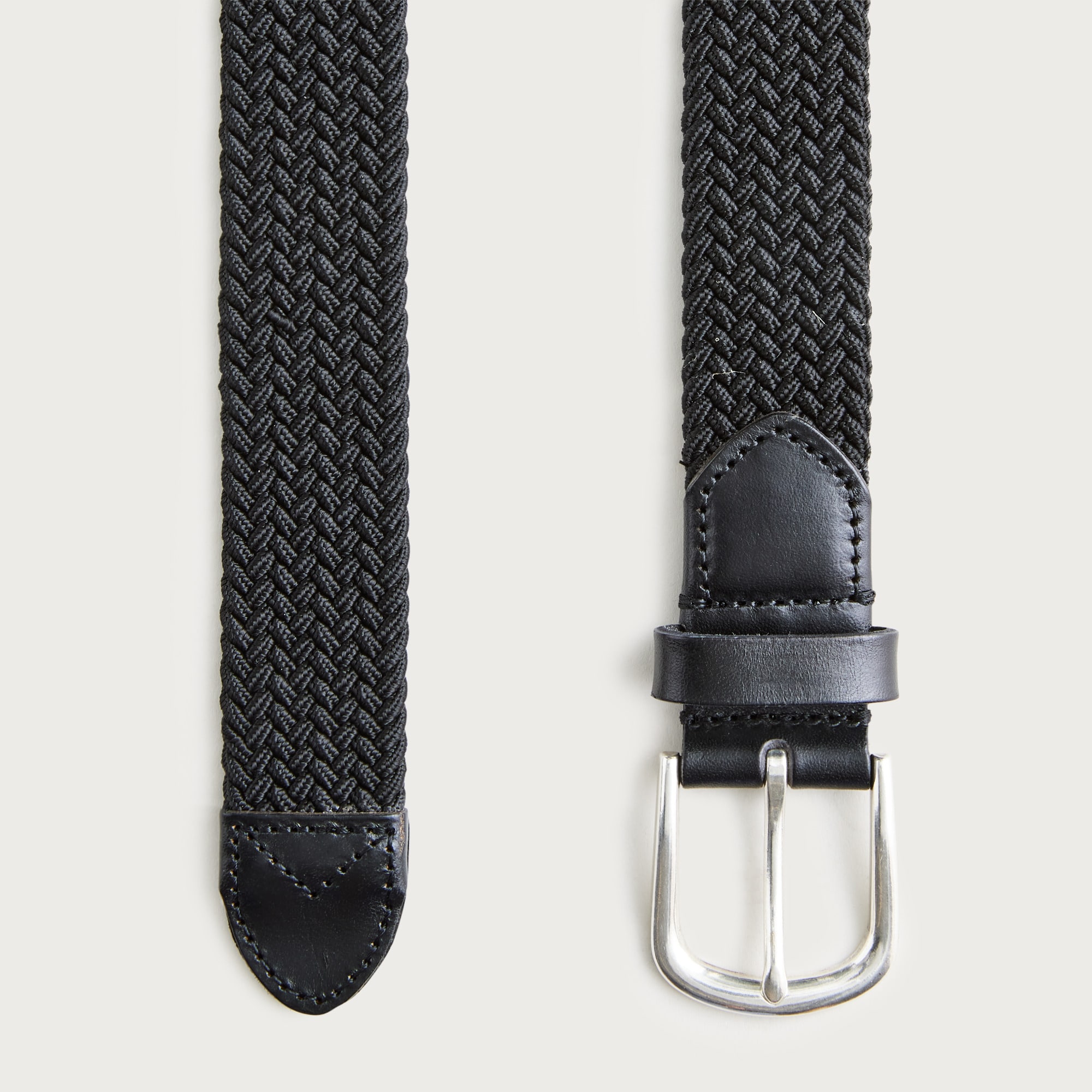 Woven elastic belt with round buckle