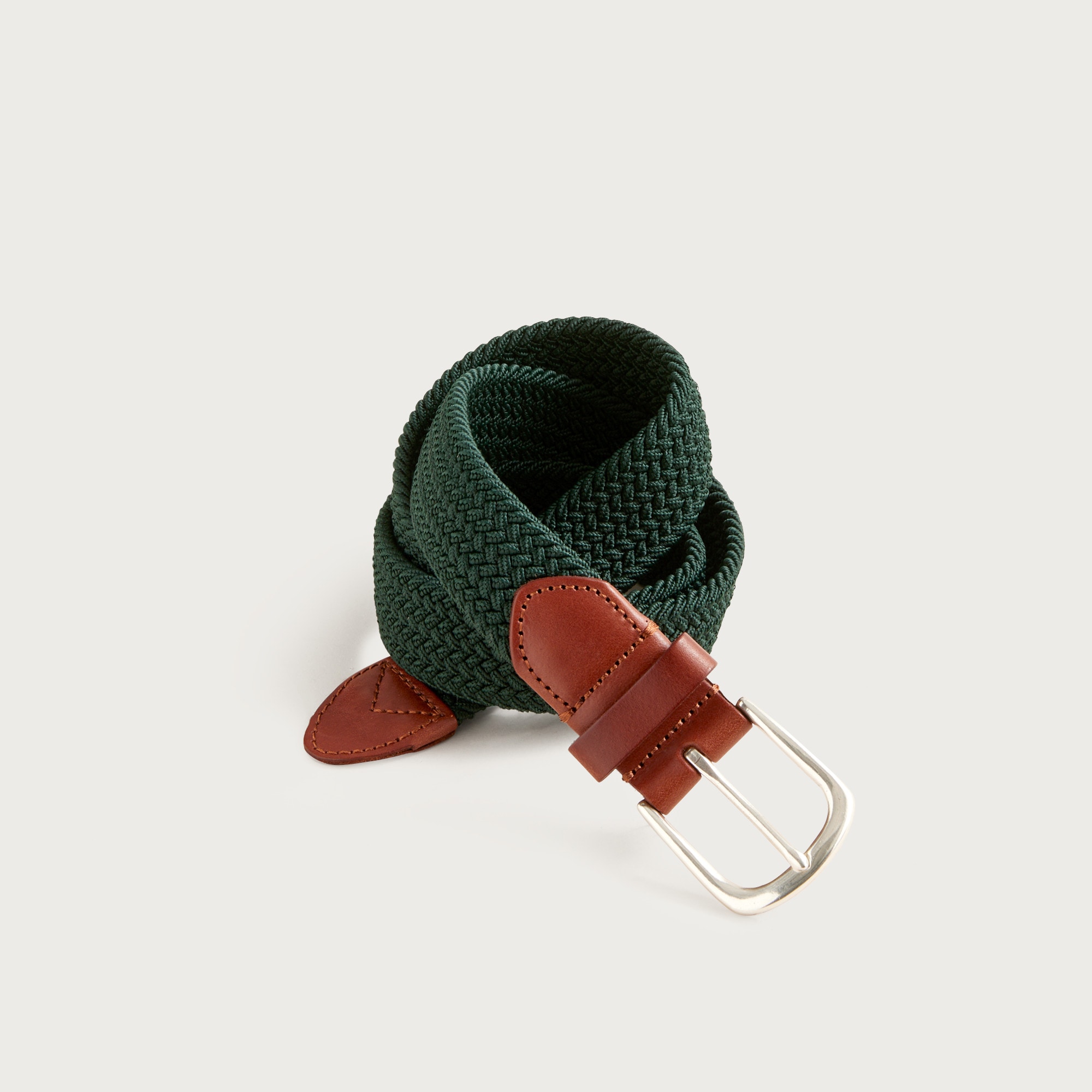 Woven elastic belt with round buckle