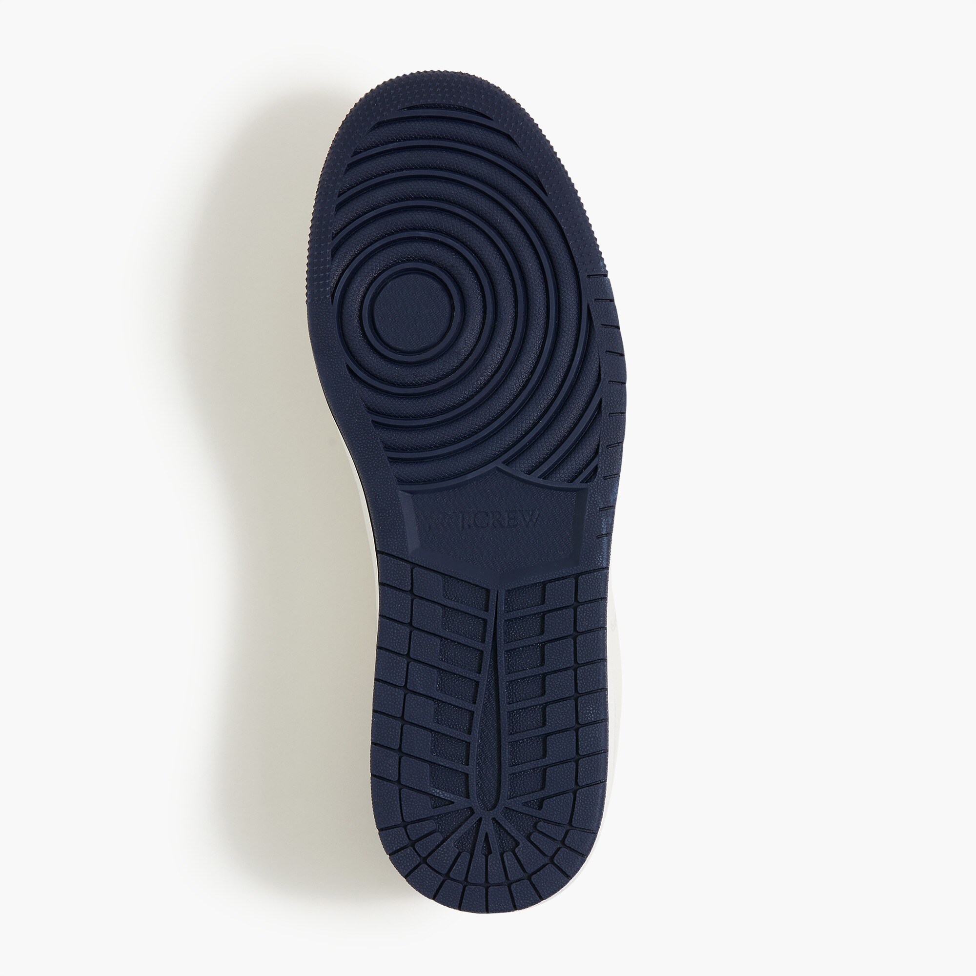 Court sneakers