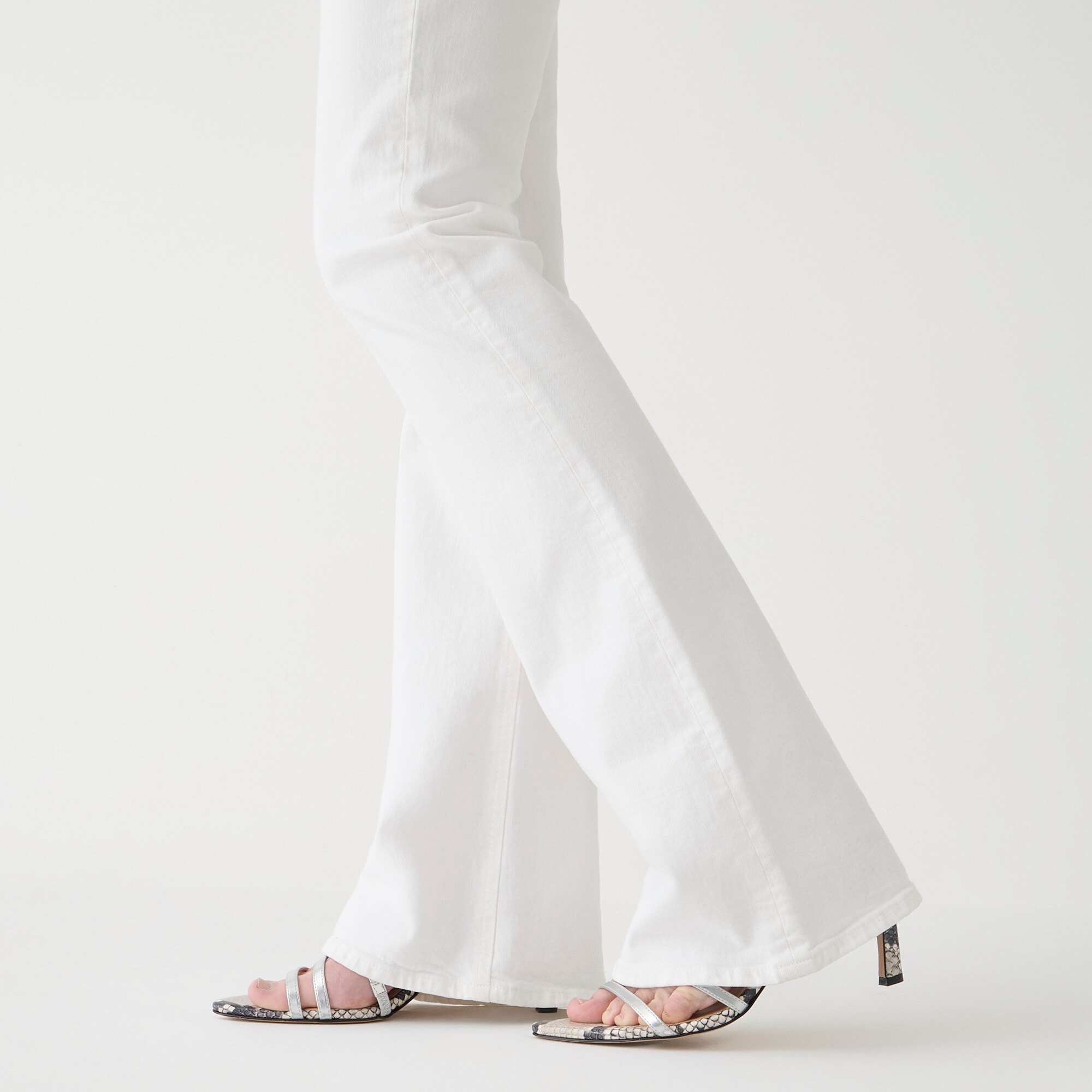 Skinny flare jean in white wash