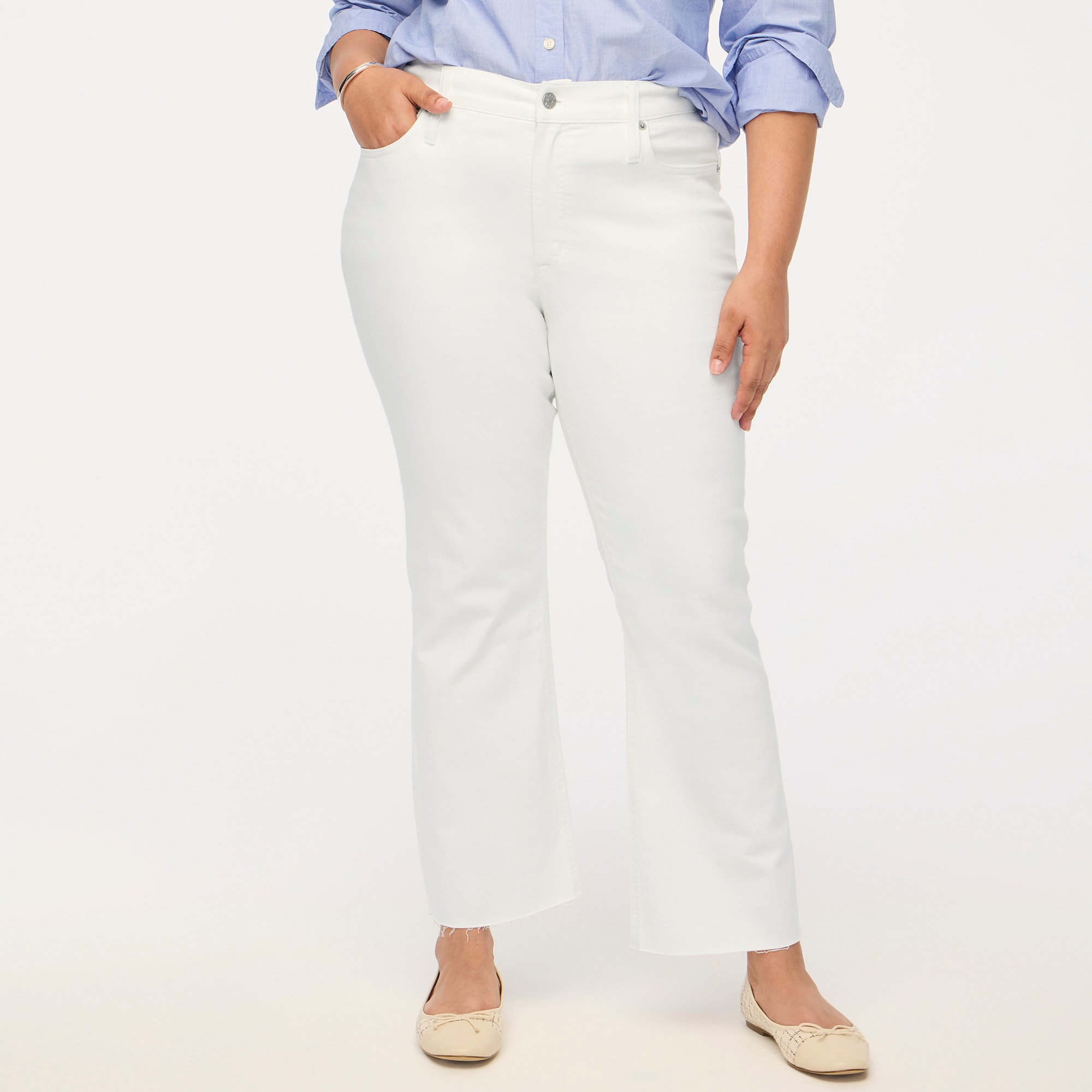 Flare crop white jean in signature stretch