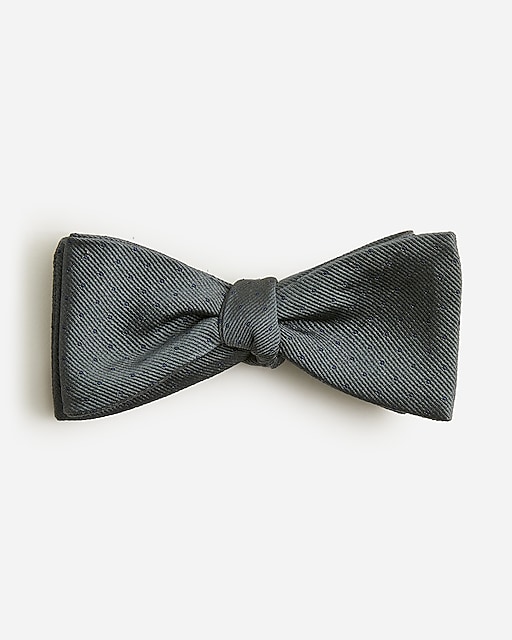 Silk bow tie in regent dot