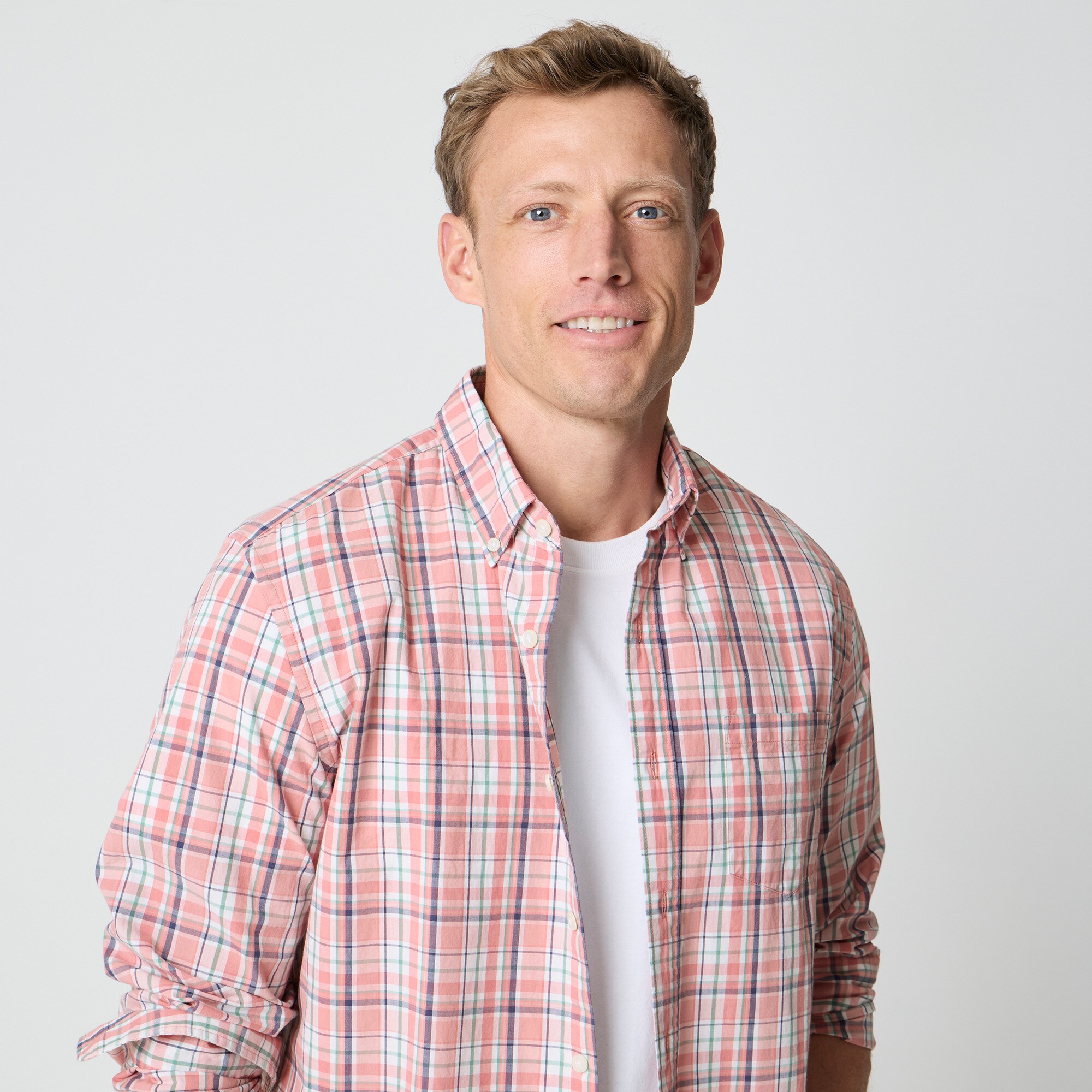 Classic-fit flex casual shirt