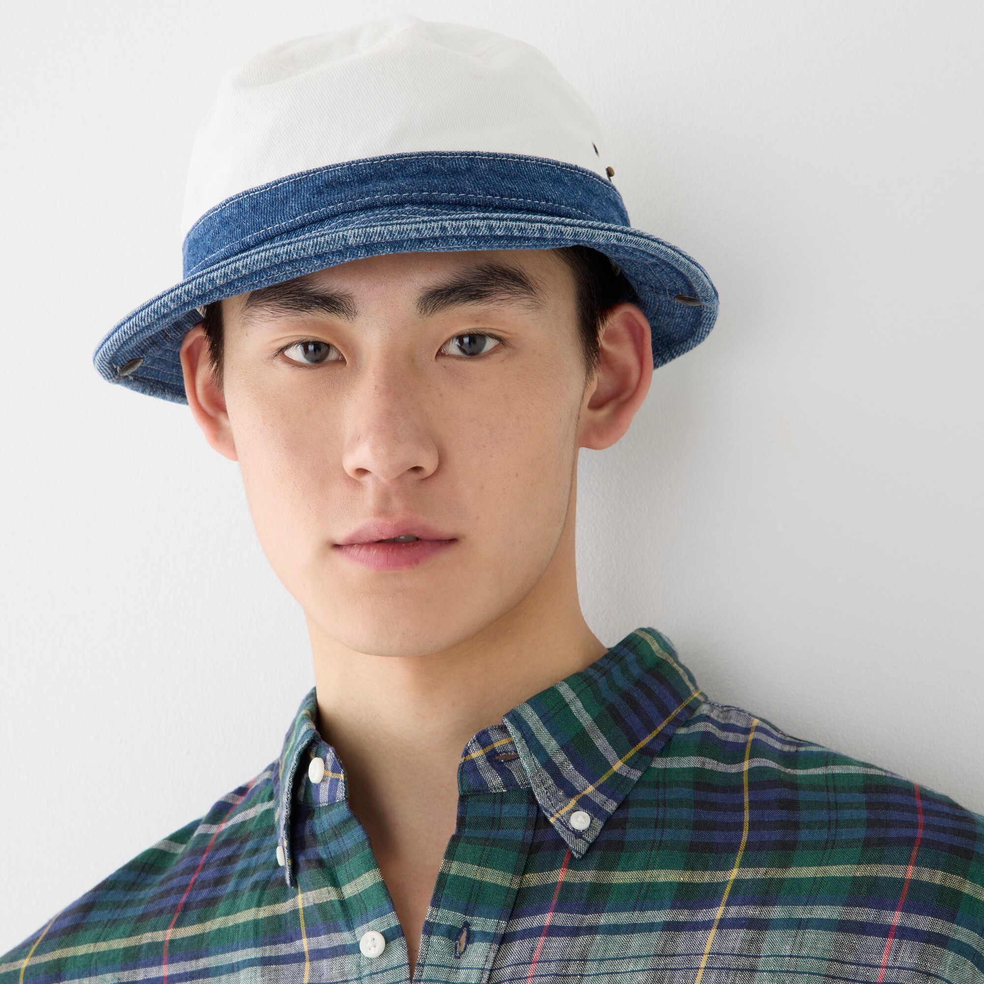 mens Bucket hat with snaps in denim twill