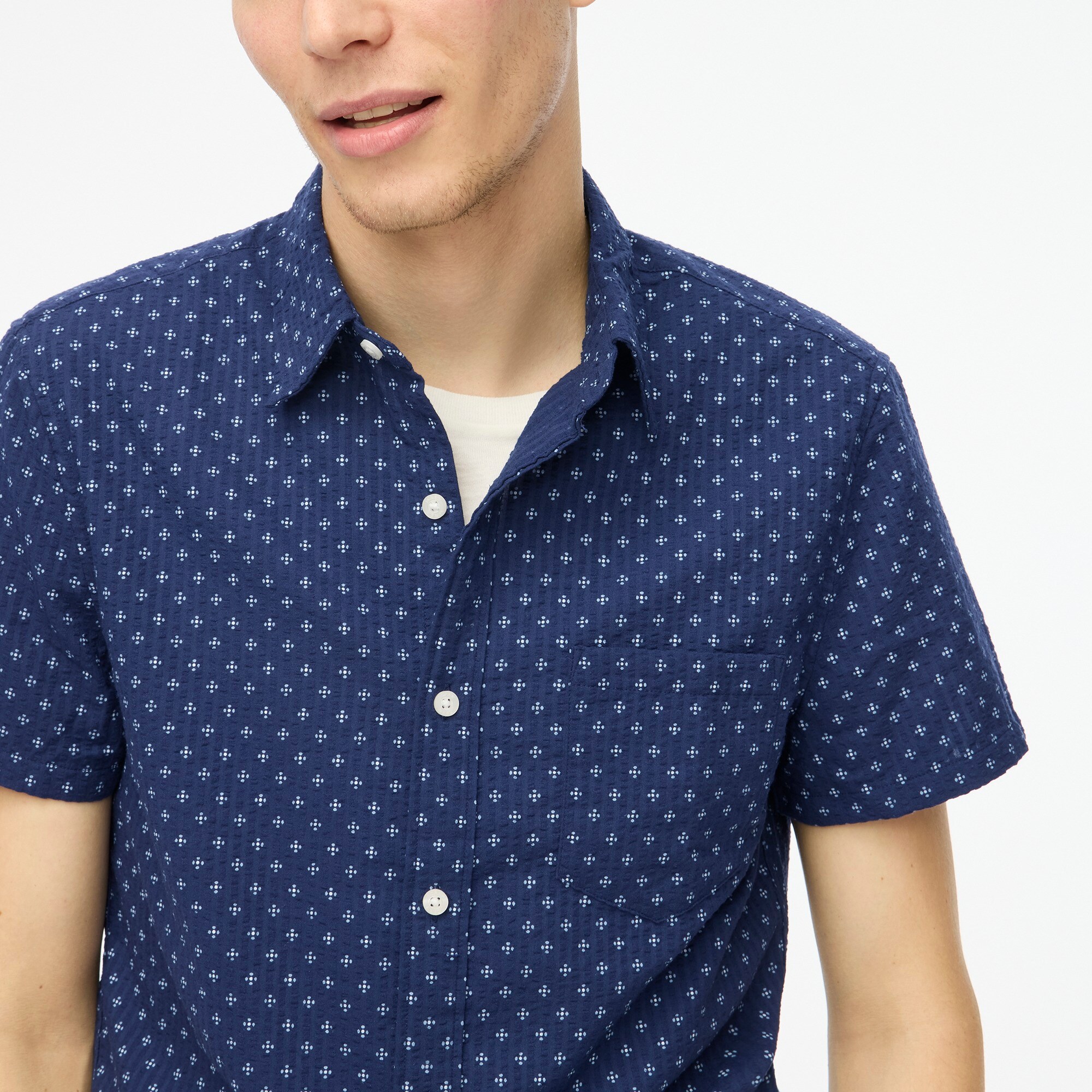 Short-sleeve seersucker shirt