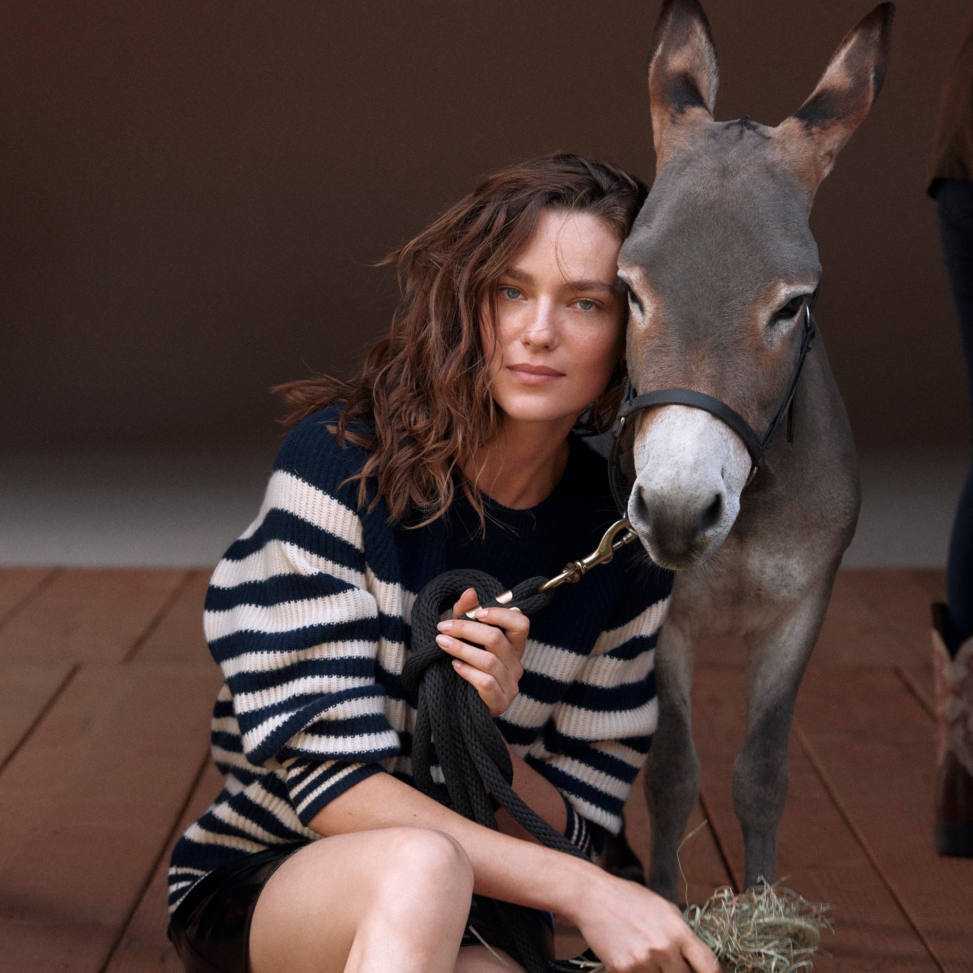 Ribbed cashmere oversized crewneck sweater - image 5