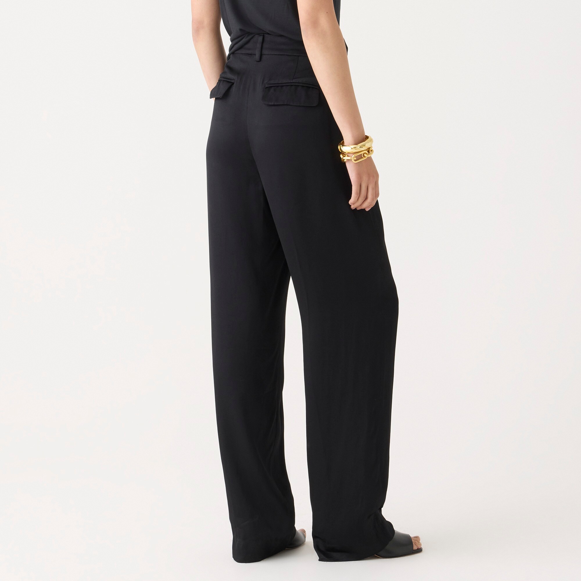Straight-leg essential pant in luster crepe