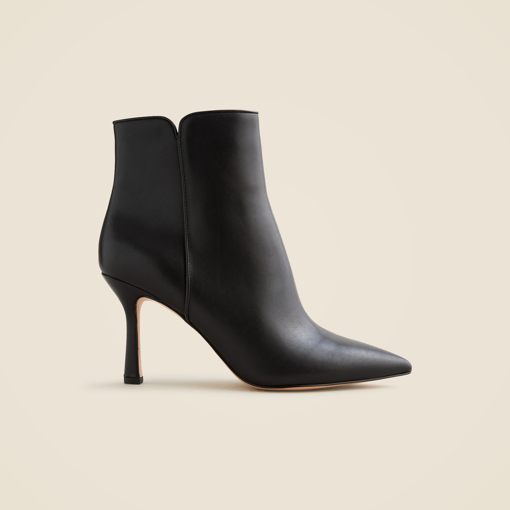 Pointed-toe ankle boots in leather