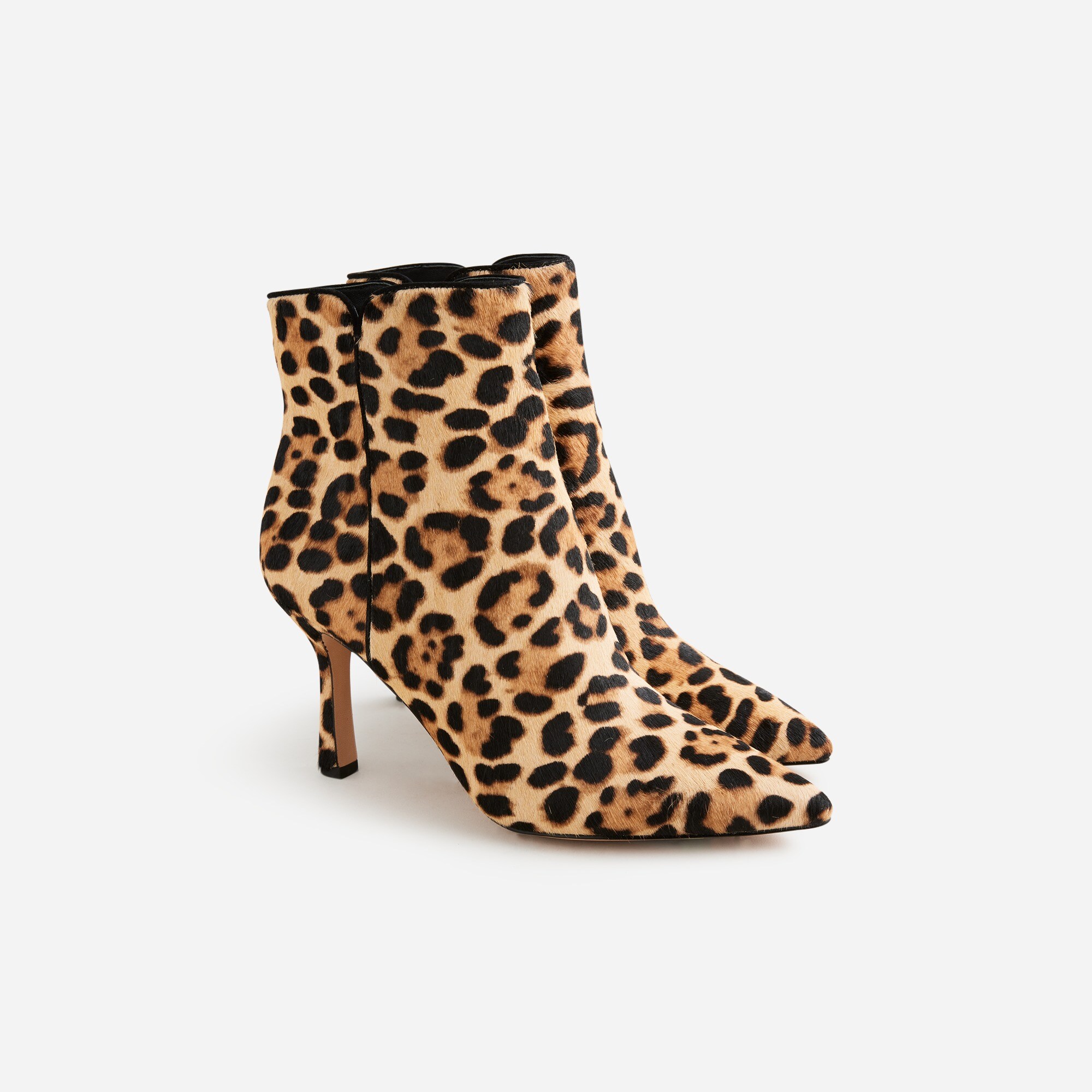  Pointed-toe ankle boots in leopard calf hair