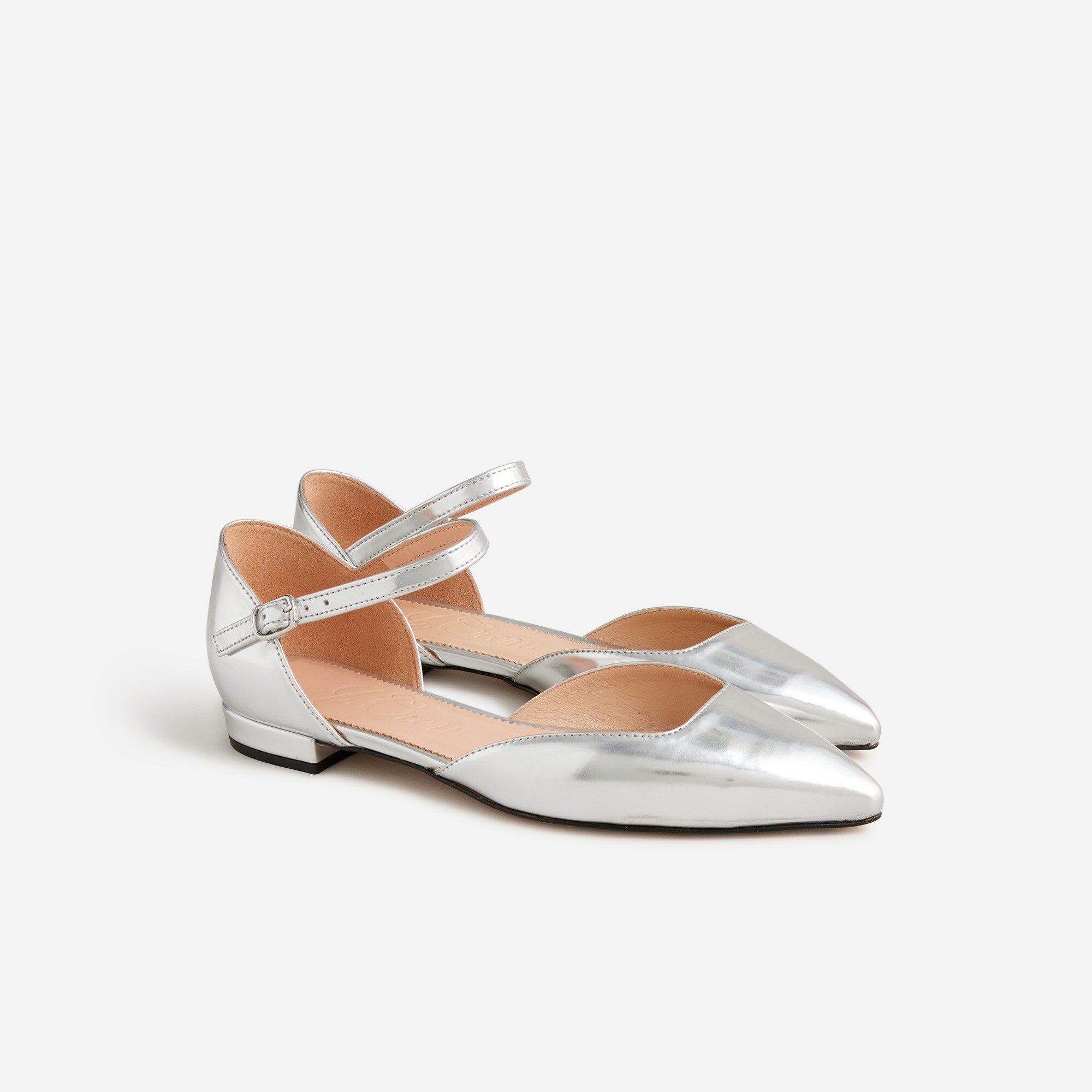 Pointed-toe flats in metallic leather