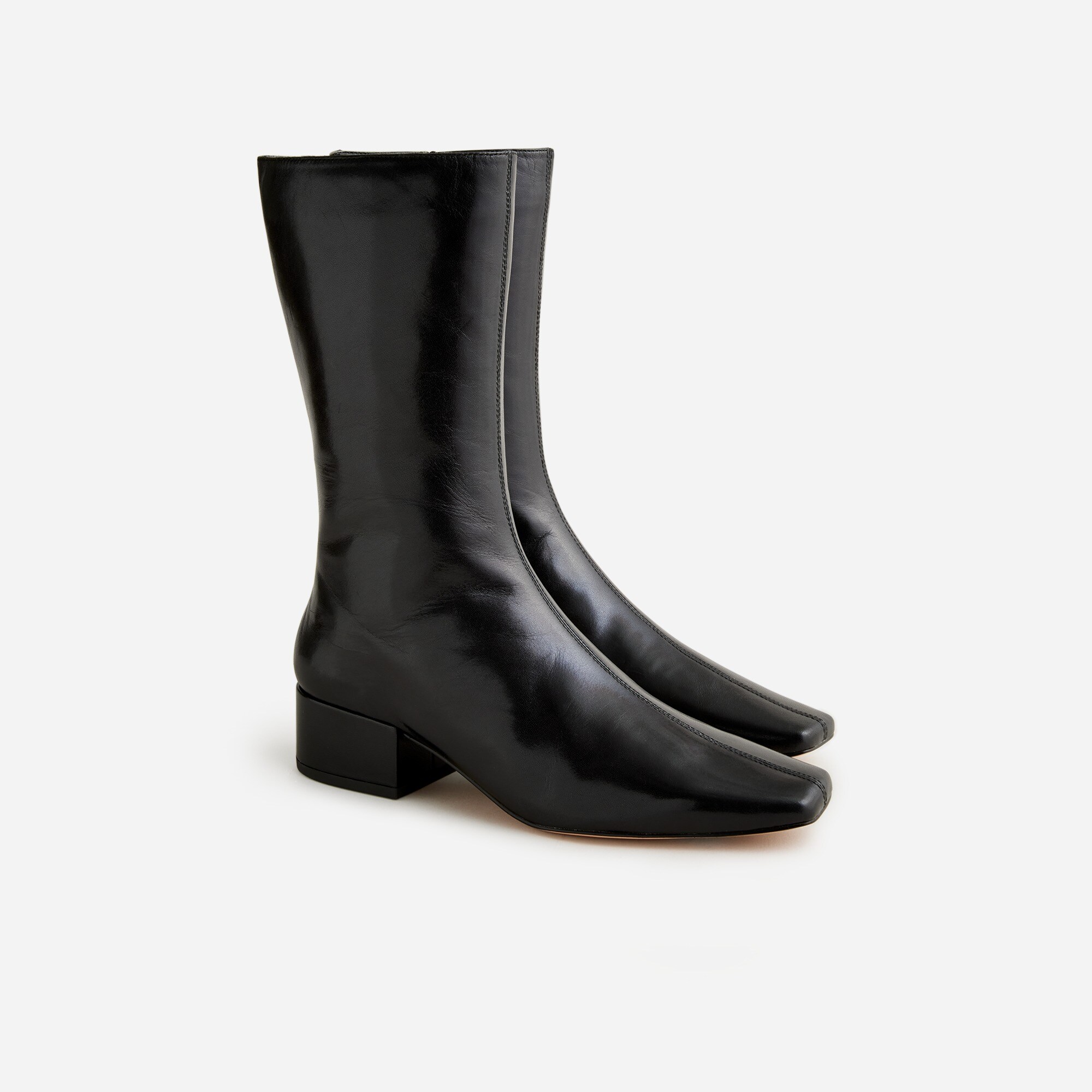 Collection square-toe boots in leather