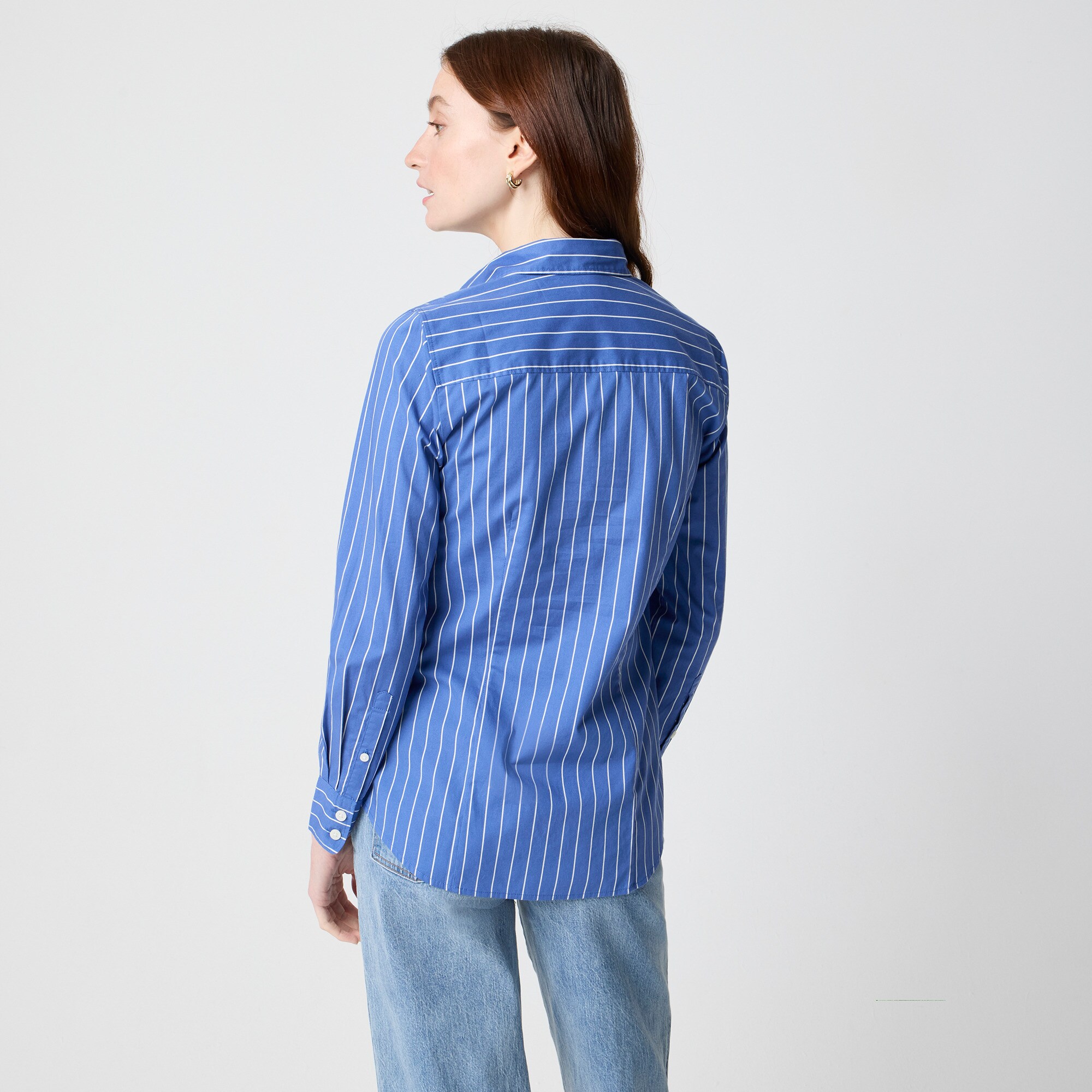 Lightweight cotton-blend shirt in signature fit