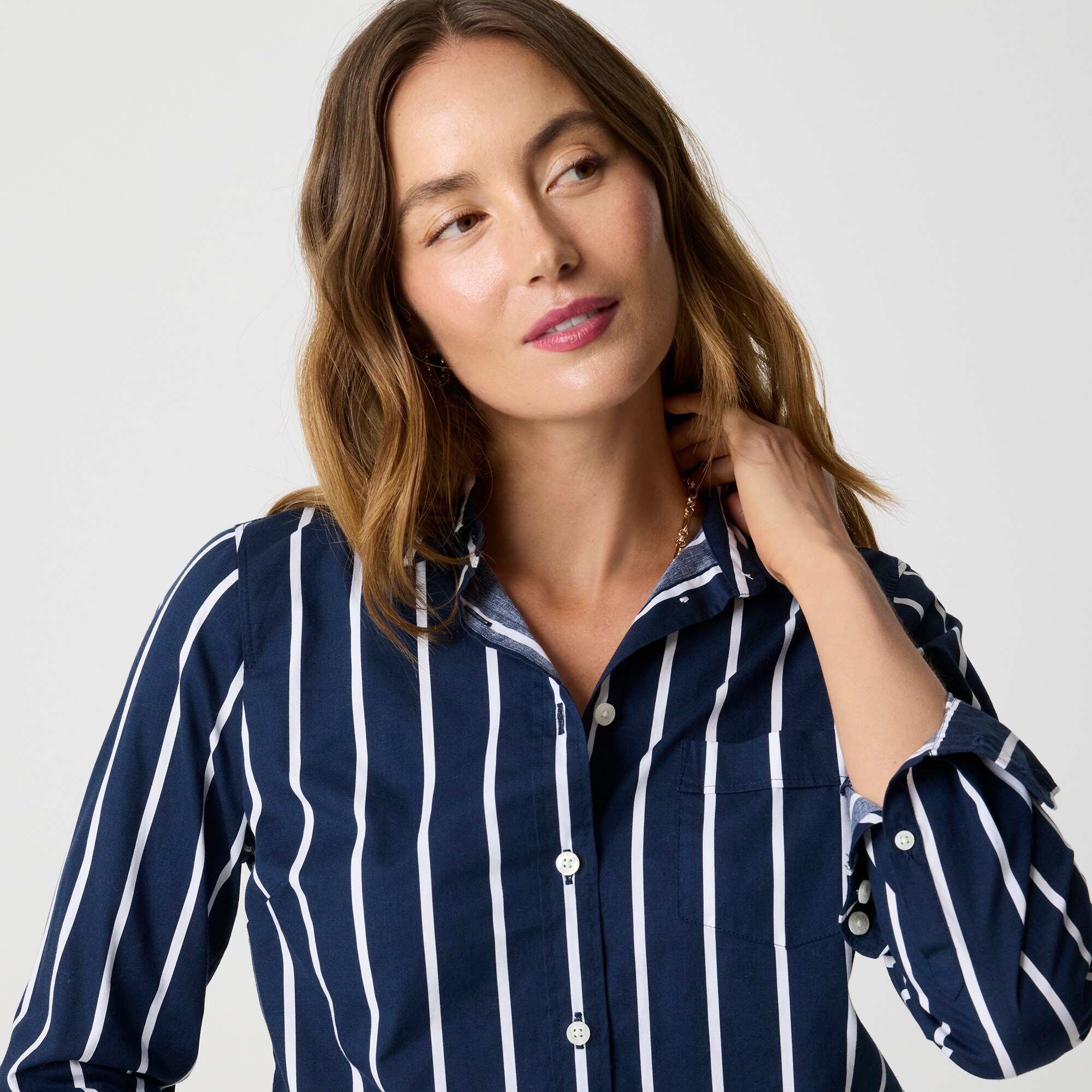 Lightweight cotton-blend shirt in signature fit