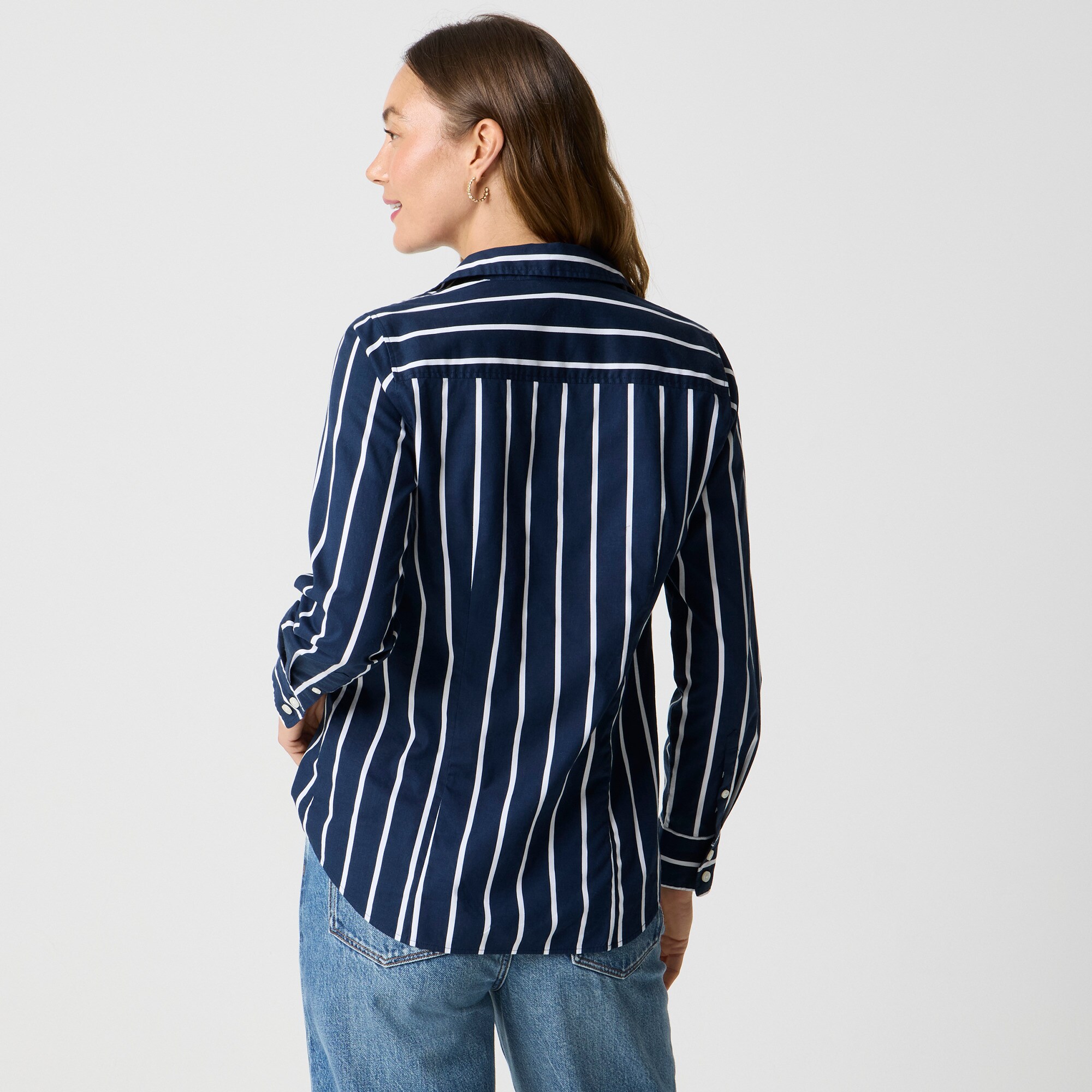 Petite lightweight cotton-blend shirt in signature fit