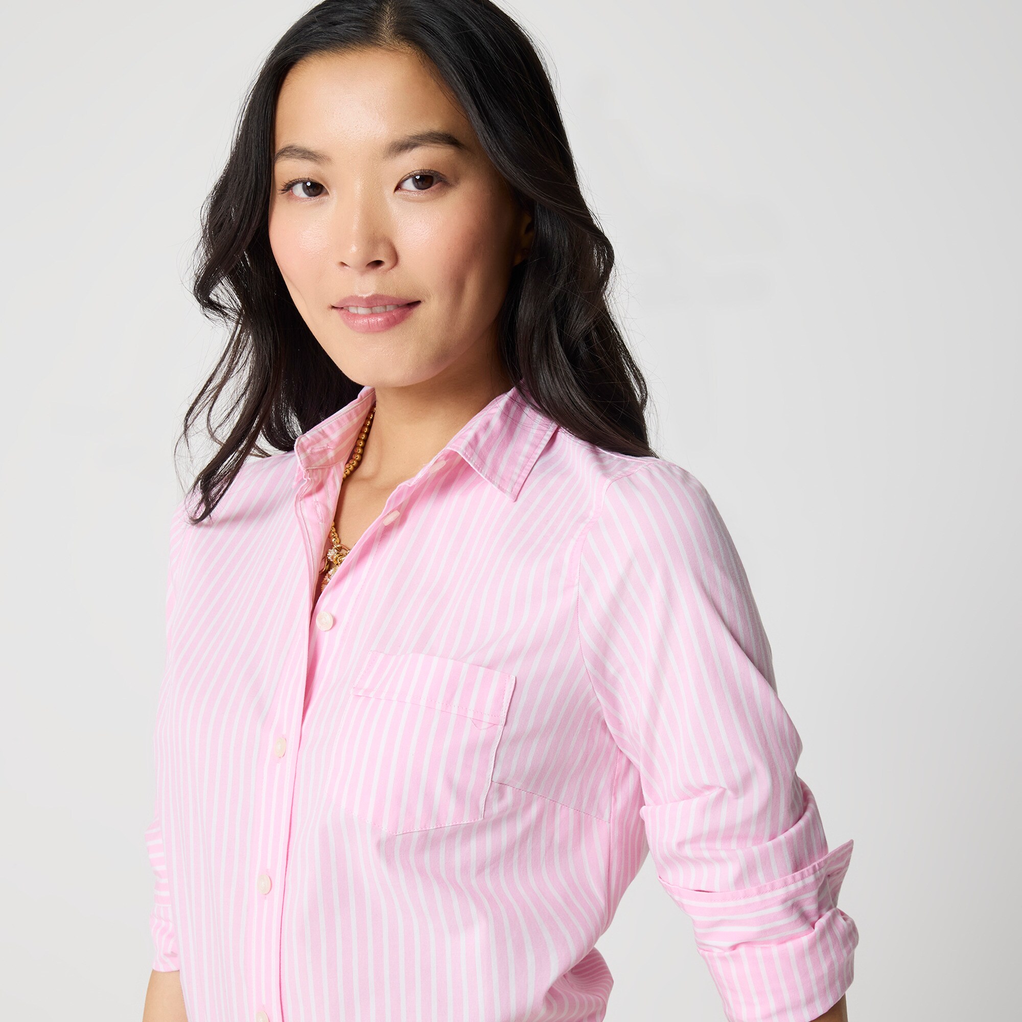 Lightweight cotton-blend shirt in signature fit