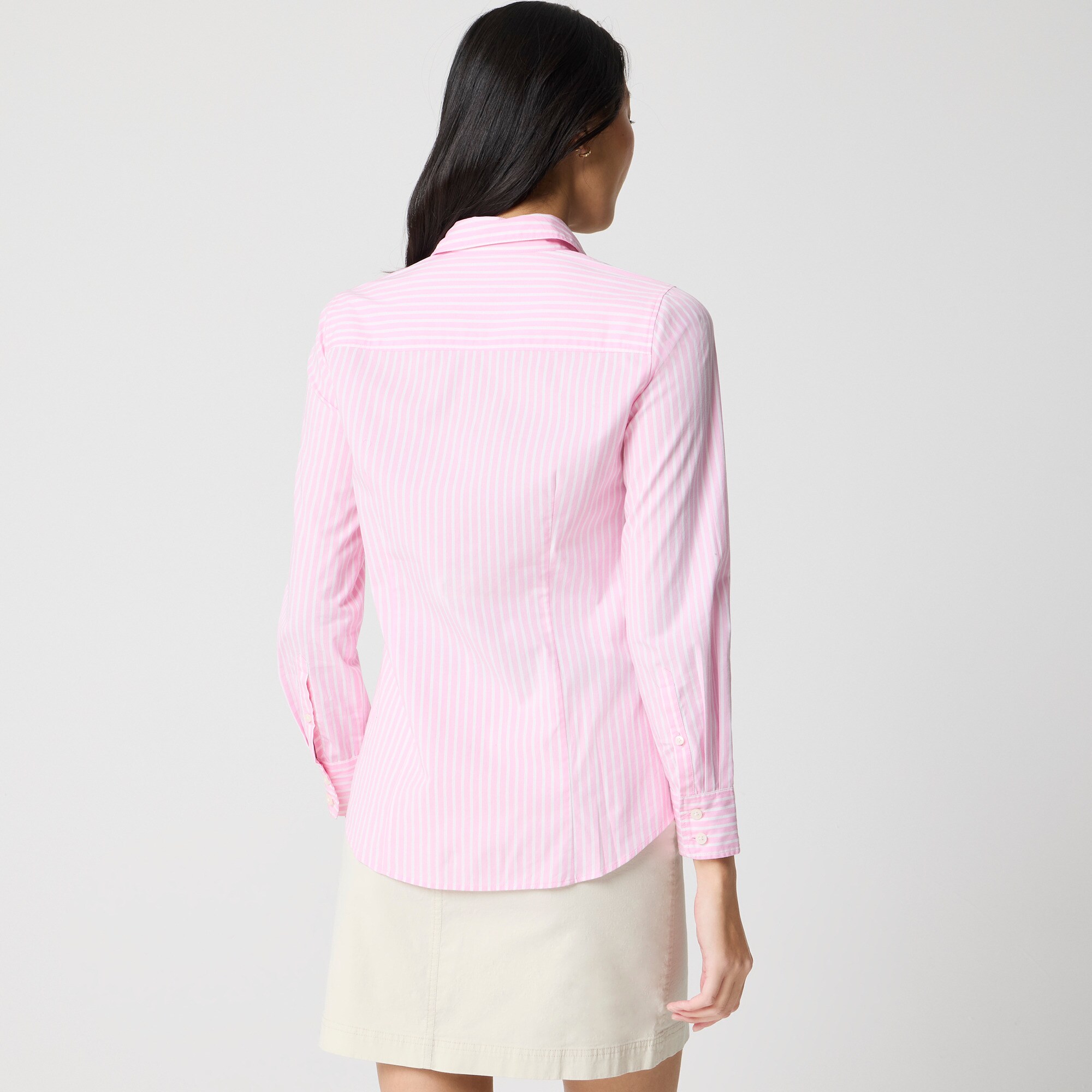 Lightweight cotton-blend shirt in signature fit