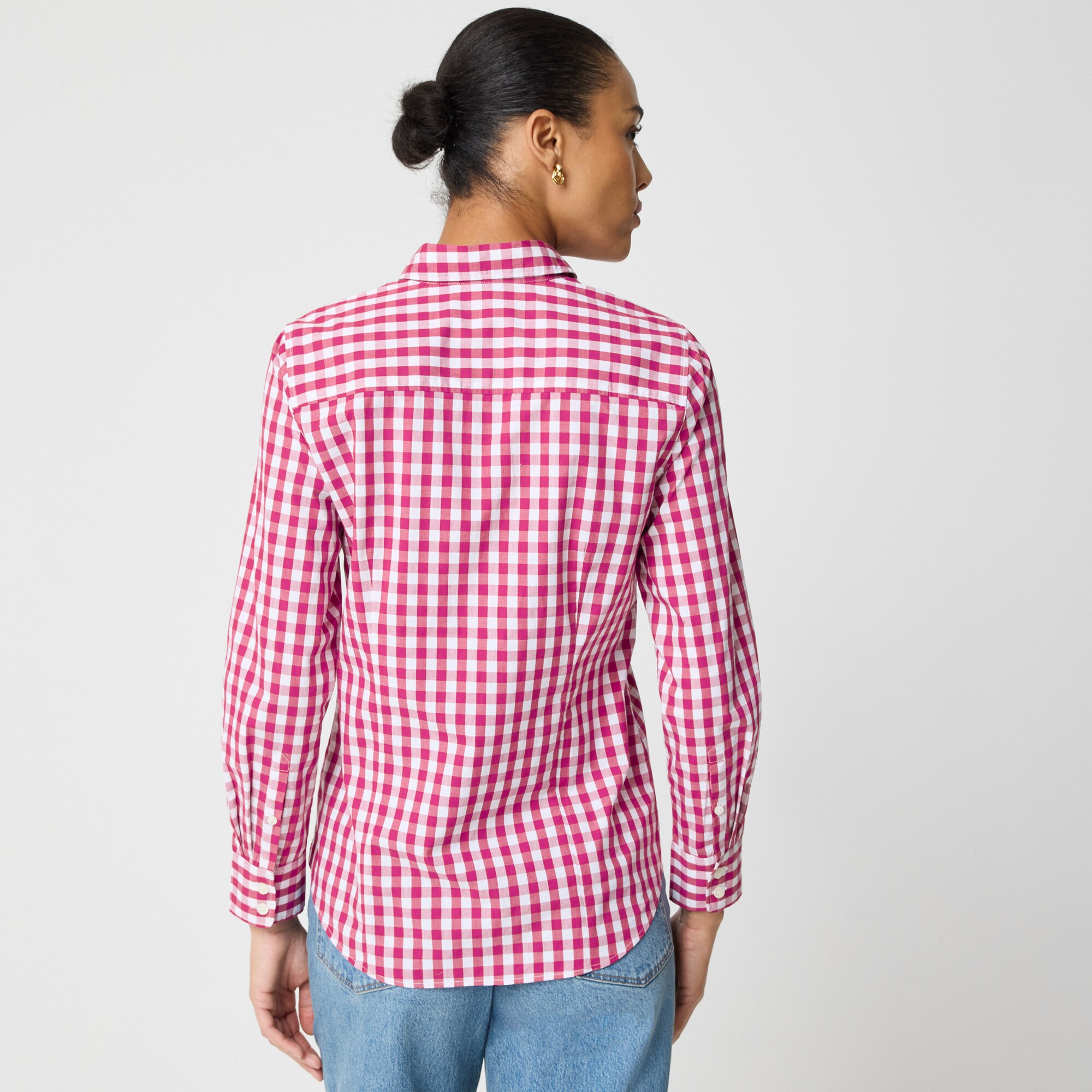 Lightweight cotton-blend shirt in signature fit