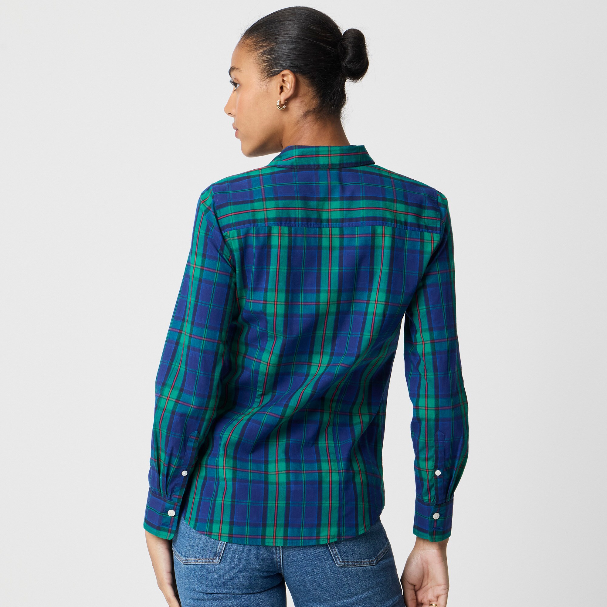 Lightweight cotton-blend shirt in signature fit
