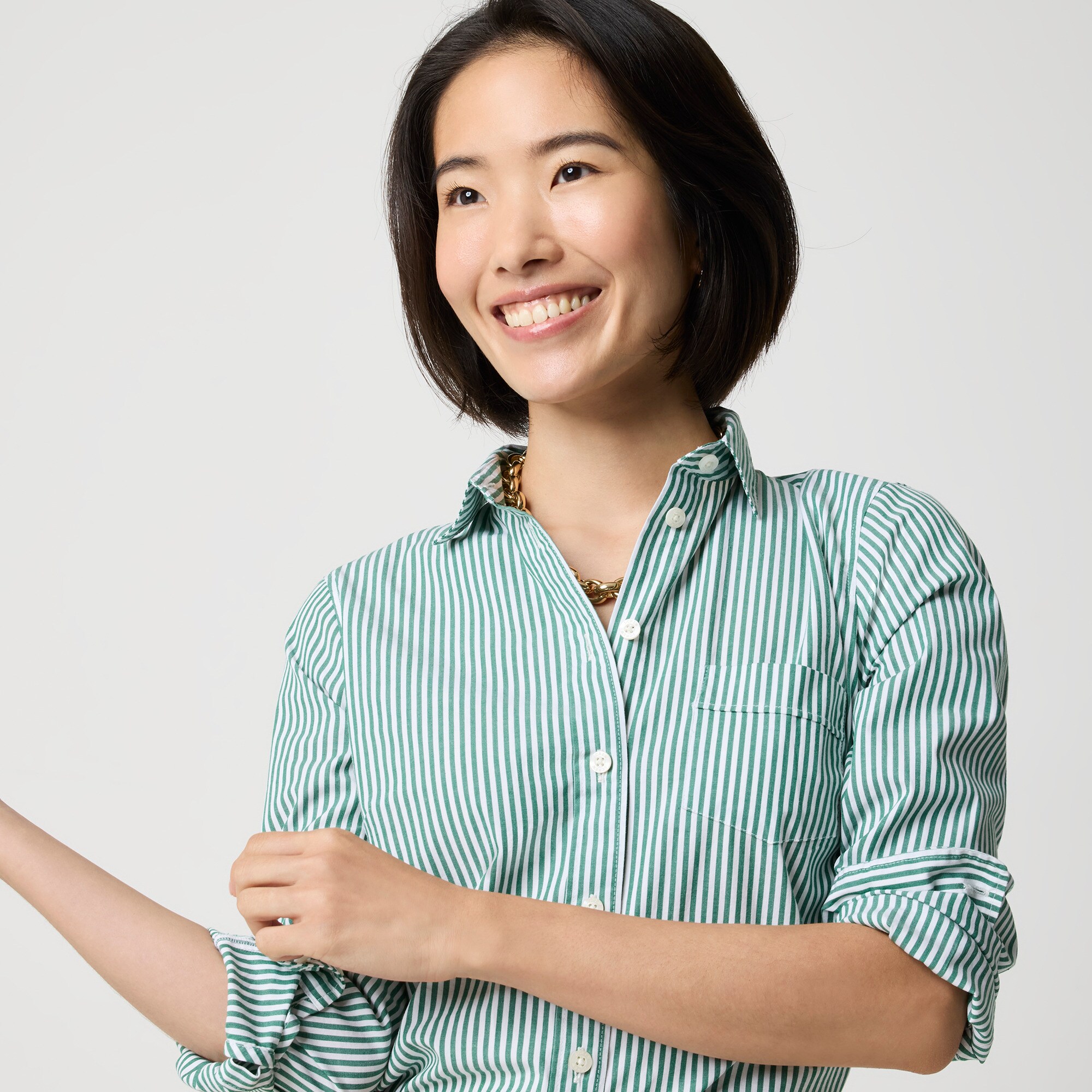 Lightweight cotton-blend shirt in signature fit