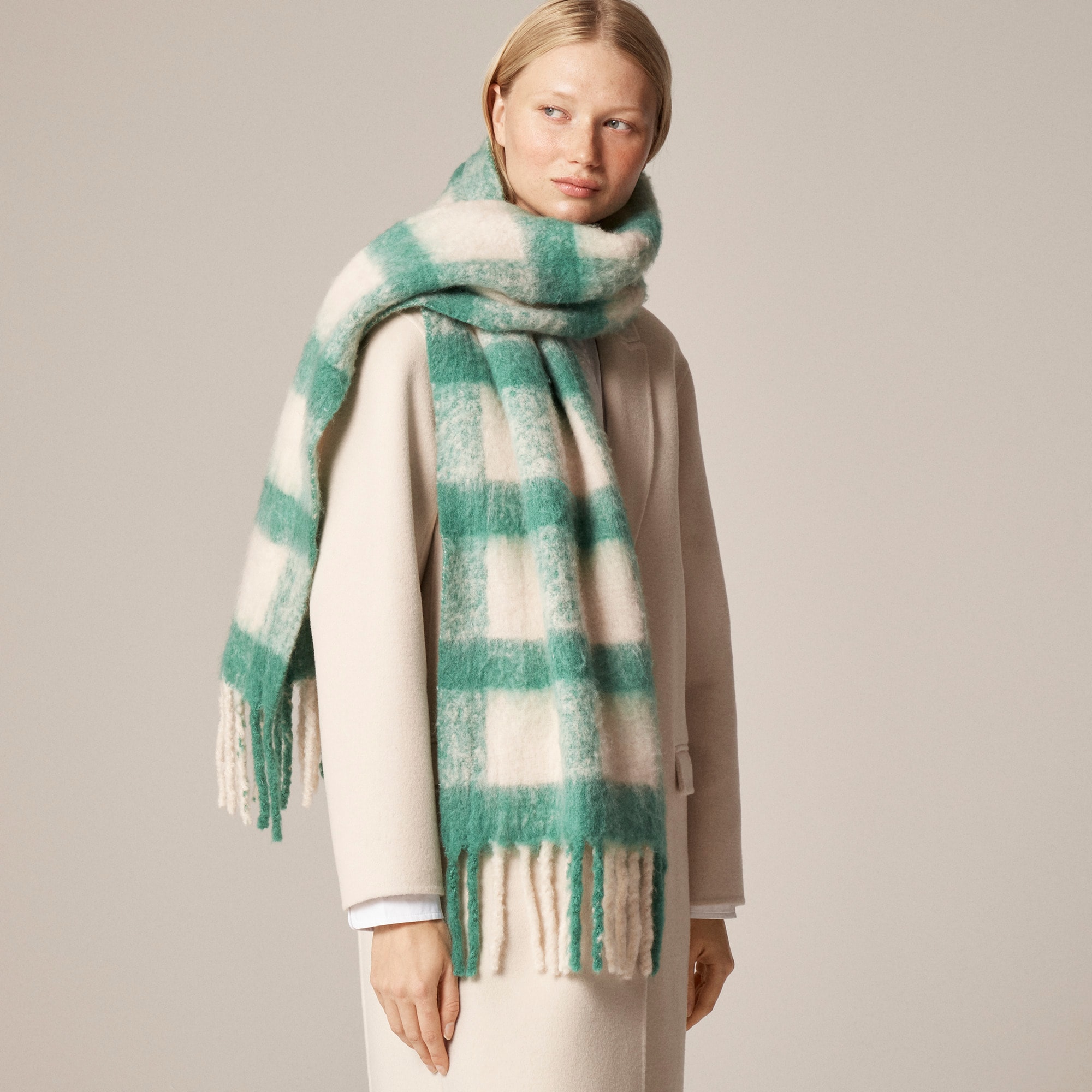  Brushed woven scarf in stripe