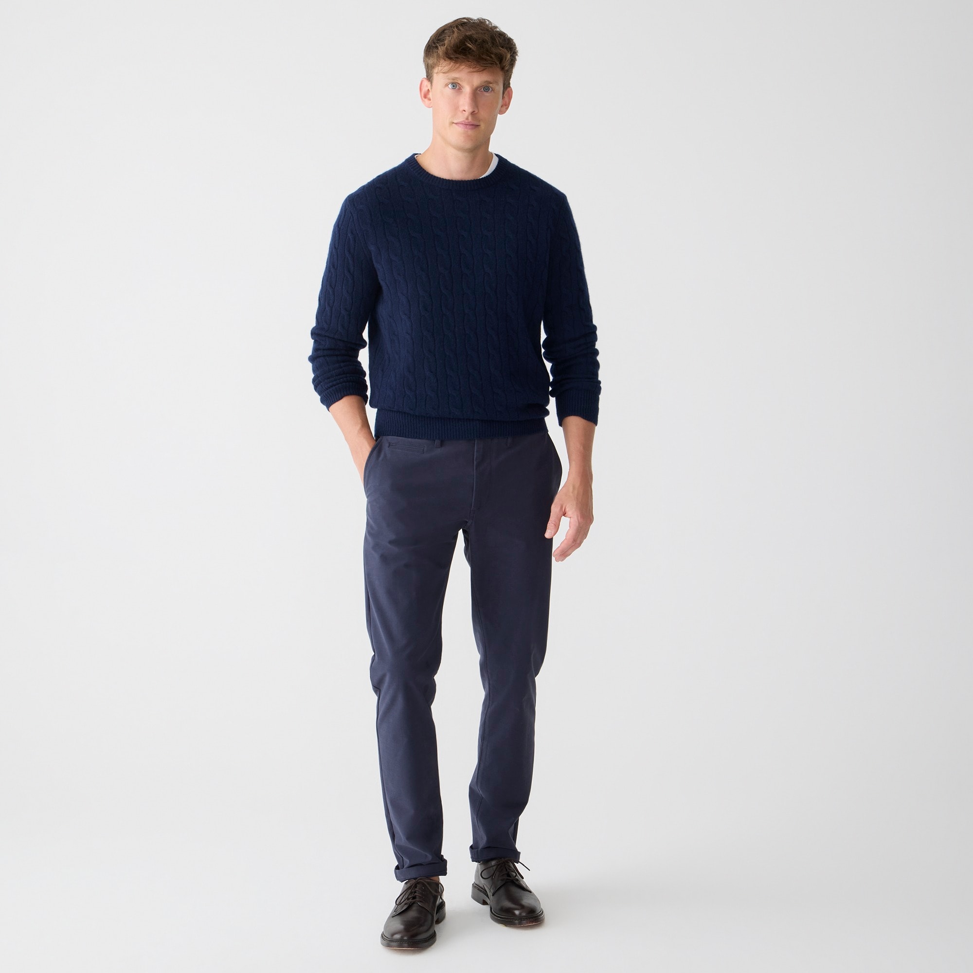 484 Slim-fit midweight tech pant