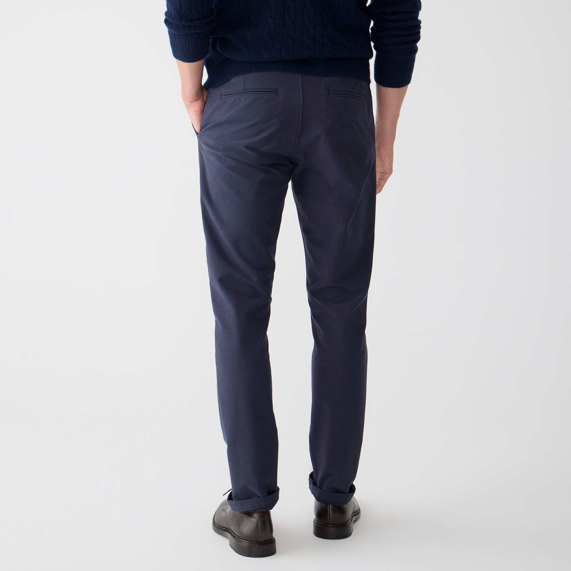 484 Slim-fit midweight tech pant
