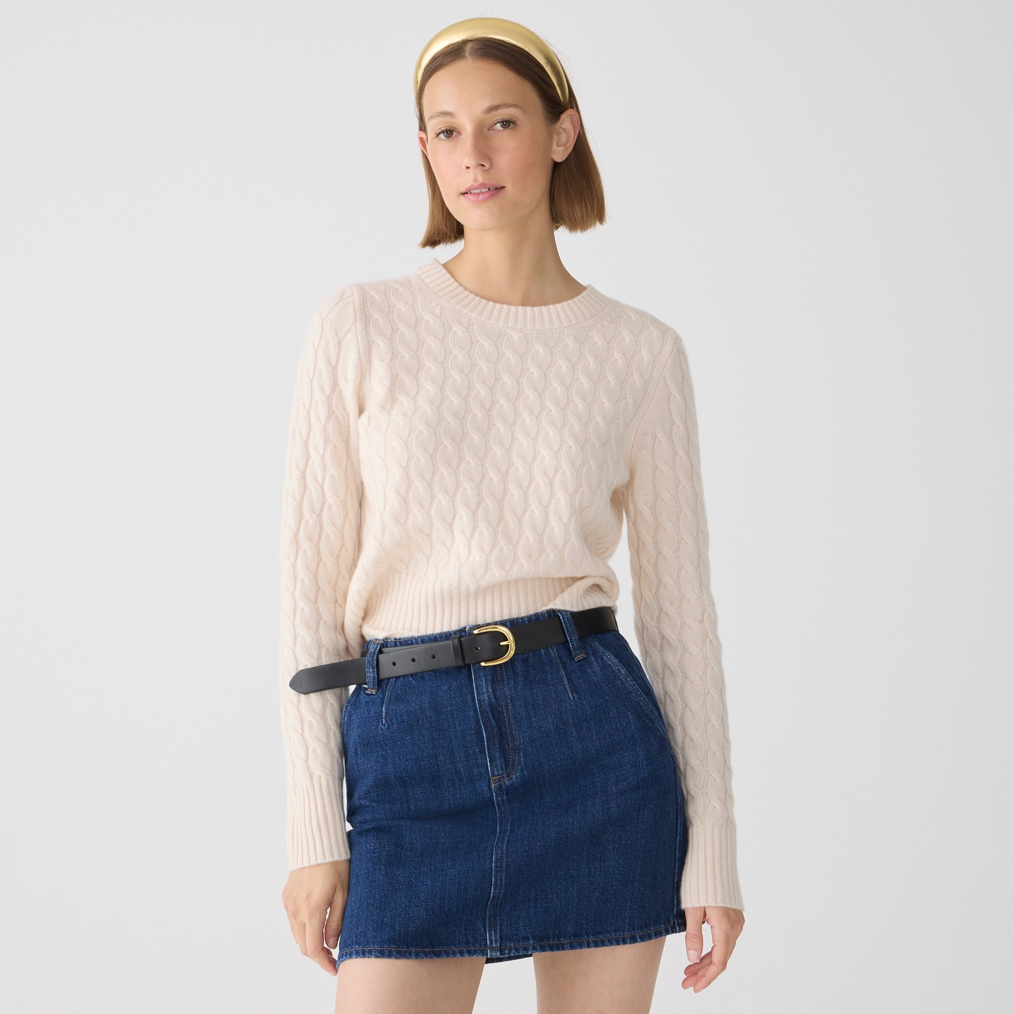  Cashmere shrunken cable-knit crewneck sweater