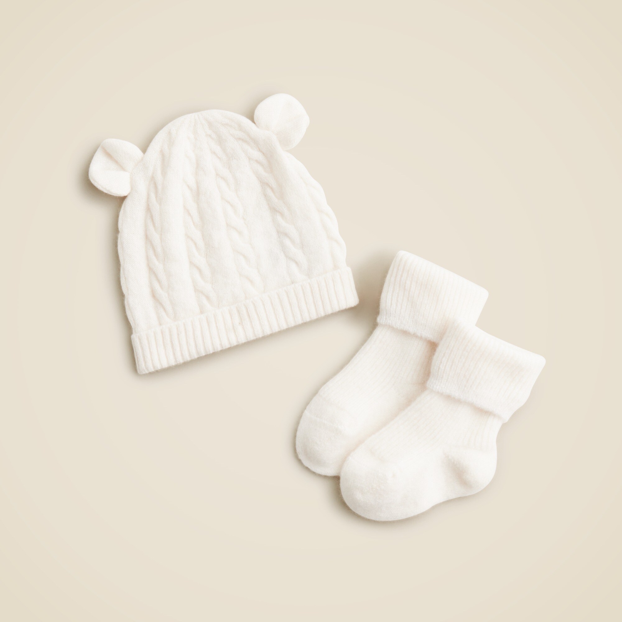 girls Limited-edition baby cashmere beanie and booties set