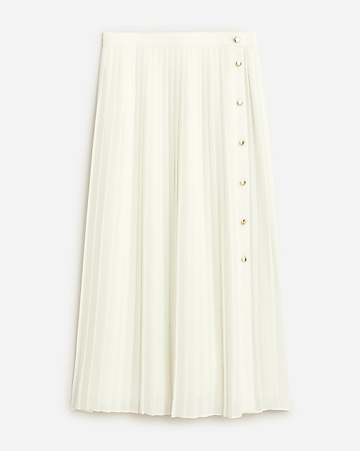  Pleated skirt with gold buttons