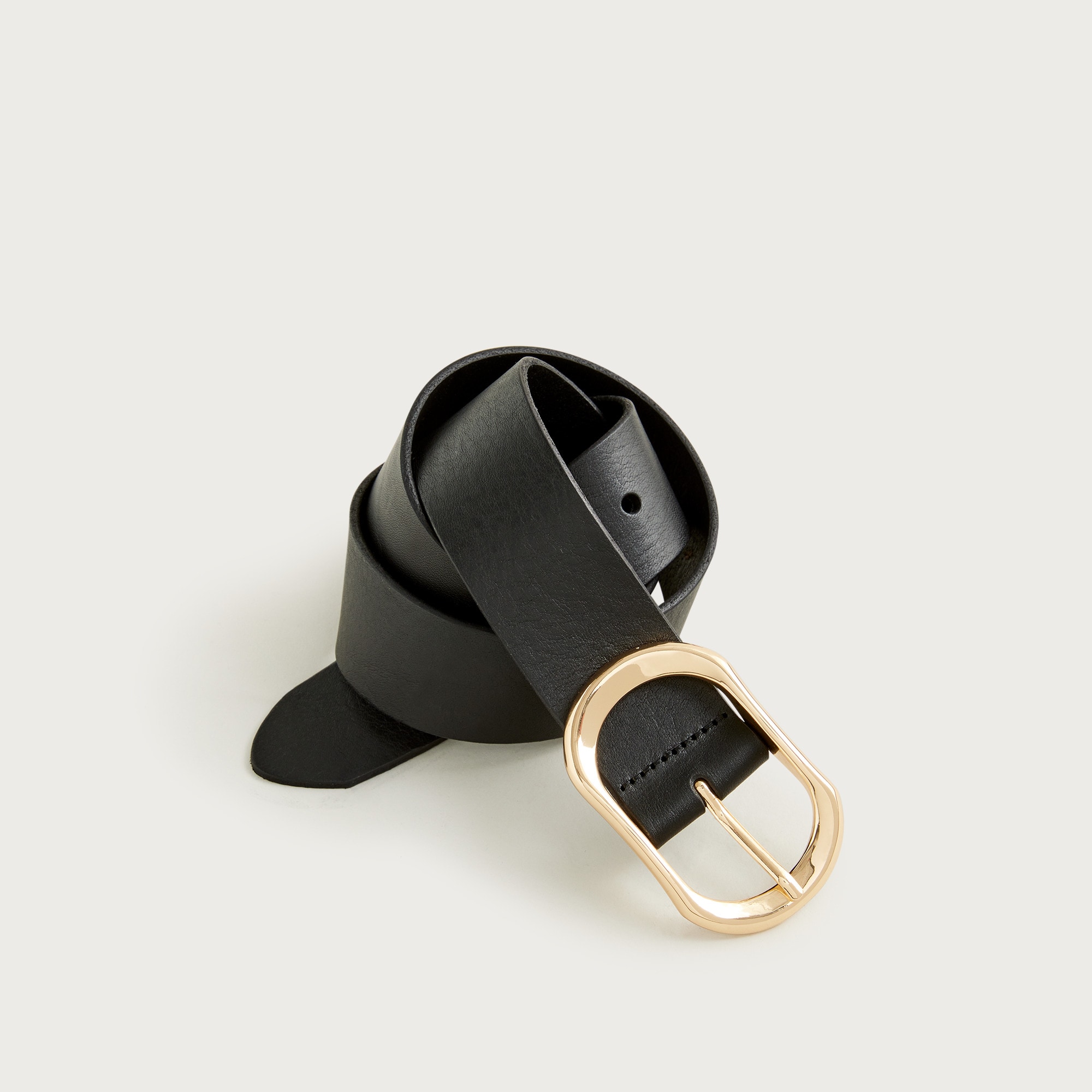 Oval buckle belt in Italian leather
