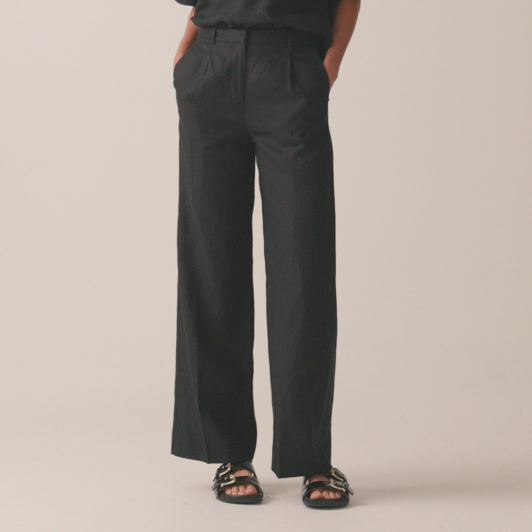 Wide-leg Essential pant in linen
