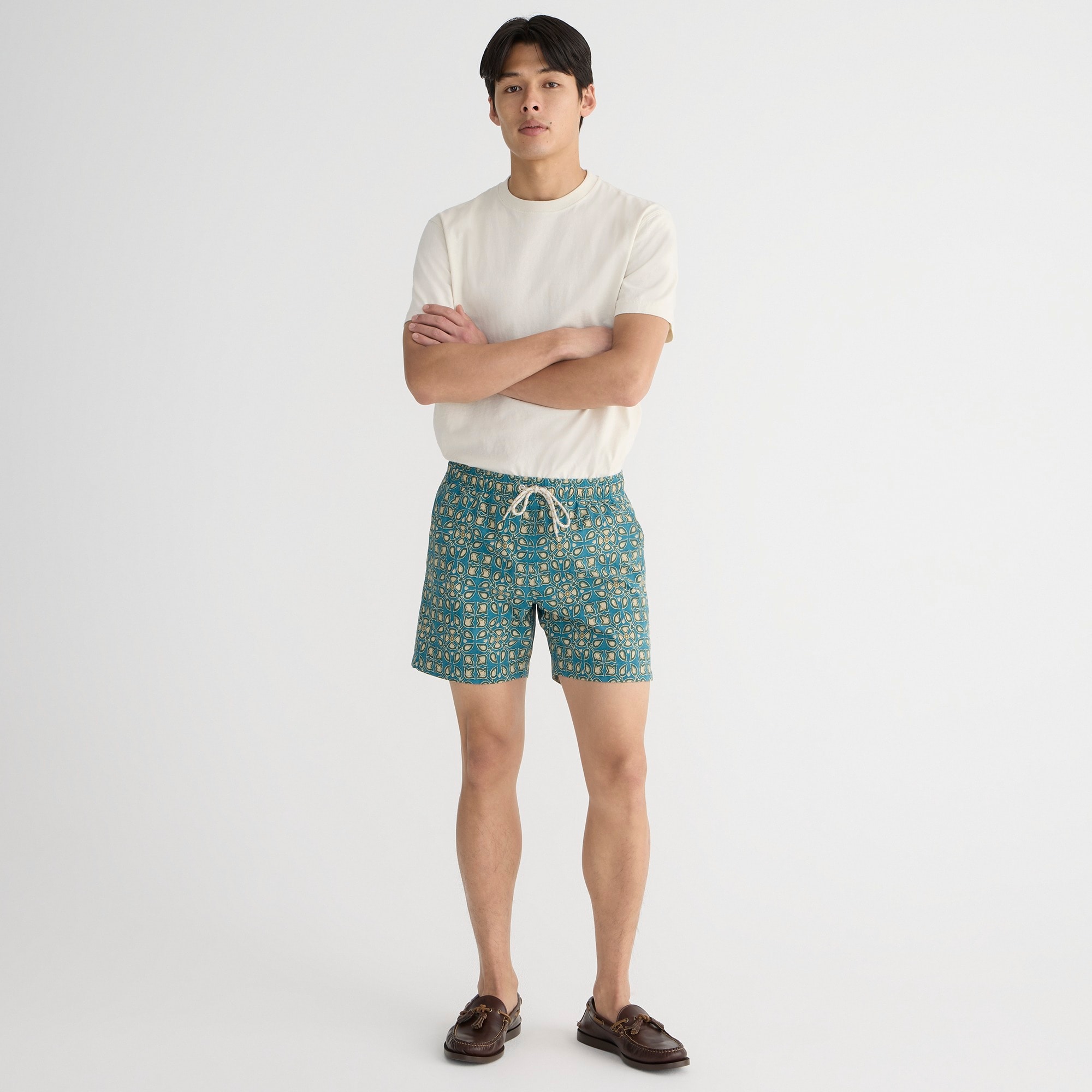 6" stretch swim trunk in print with ECONYL® nylon