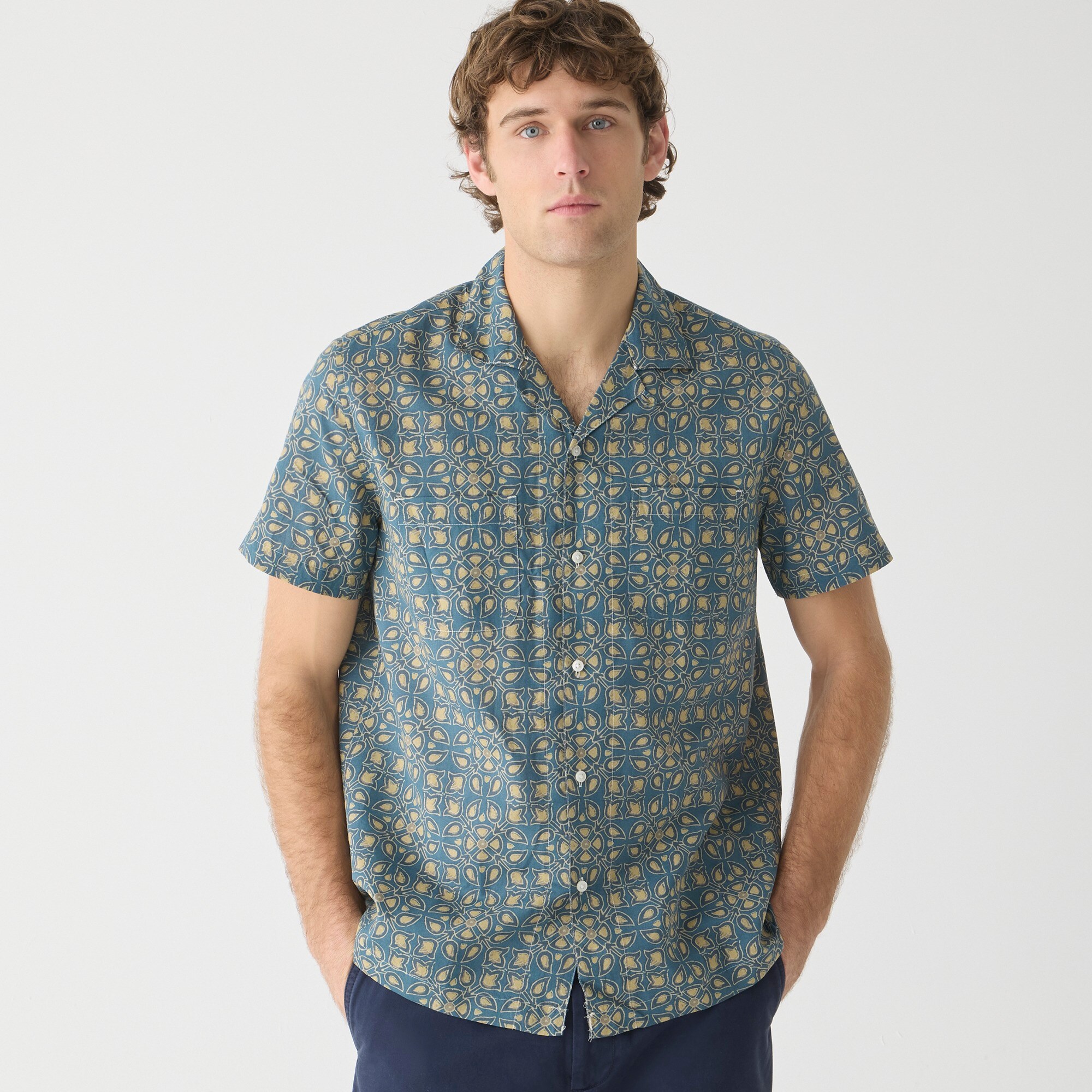 Short-sleeve slub cotton-linen blend camp-collar shirt in print