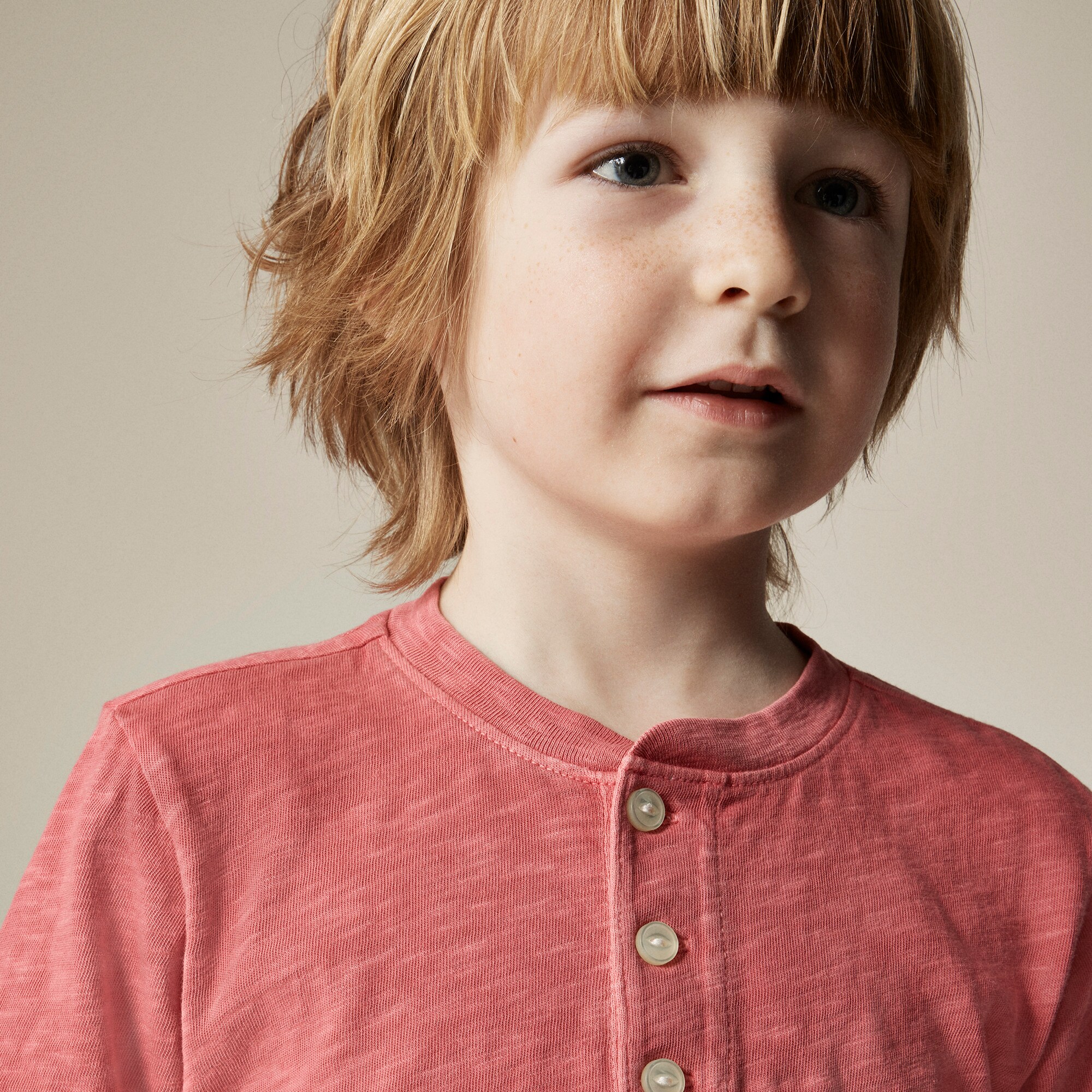 Kids' short-sleeve garment-dyed henley