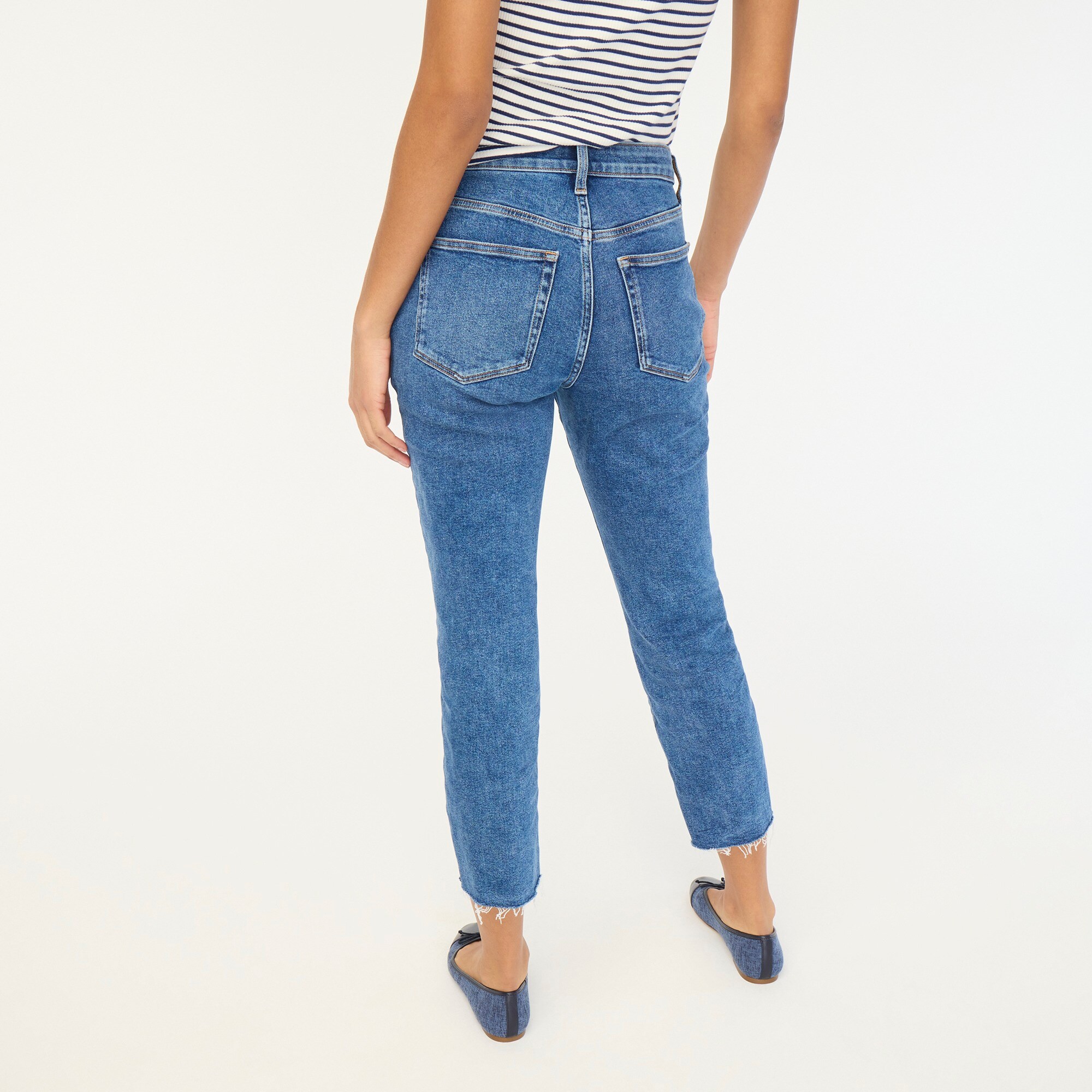 Curvy essential straight jean in all-day stretch