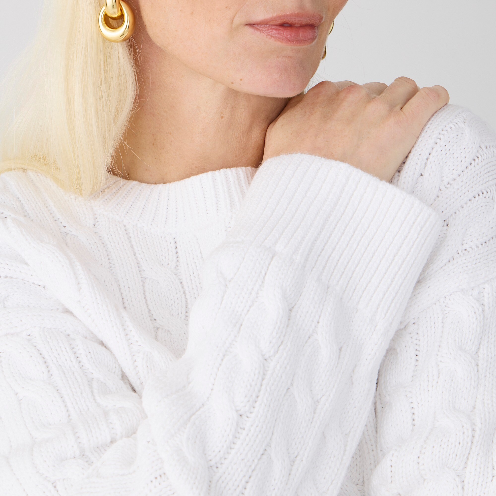 Cable-knit cropped sweater - image 3