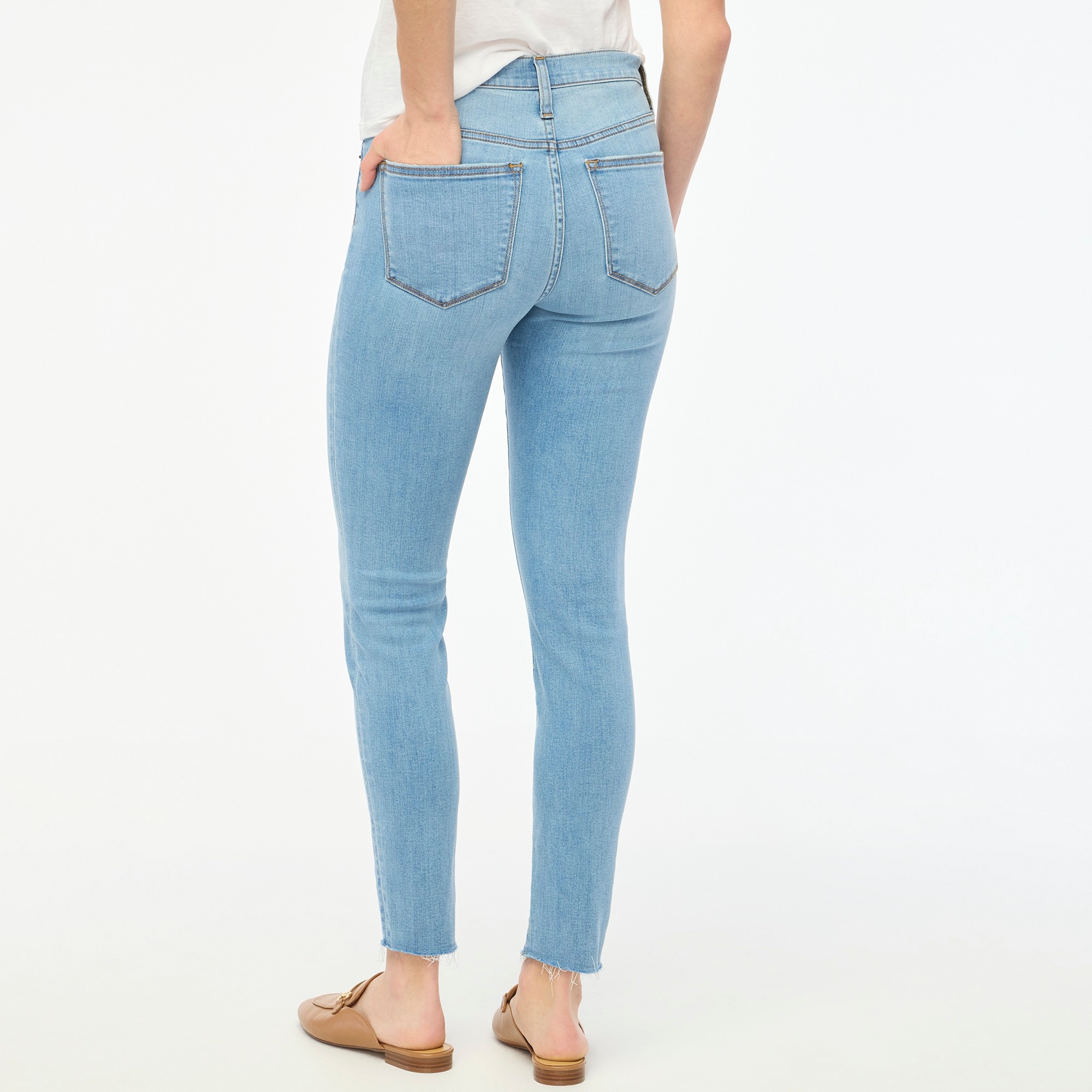 Petite 9" mid-rise skinny jean in signature stretch