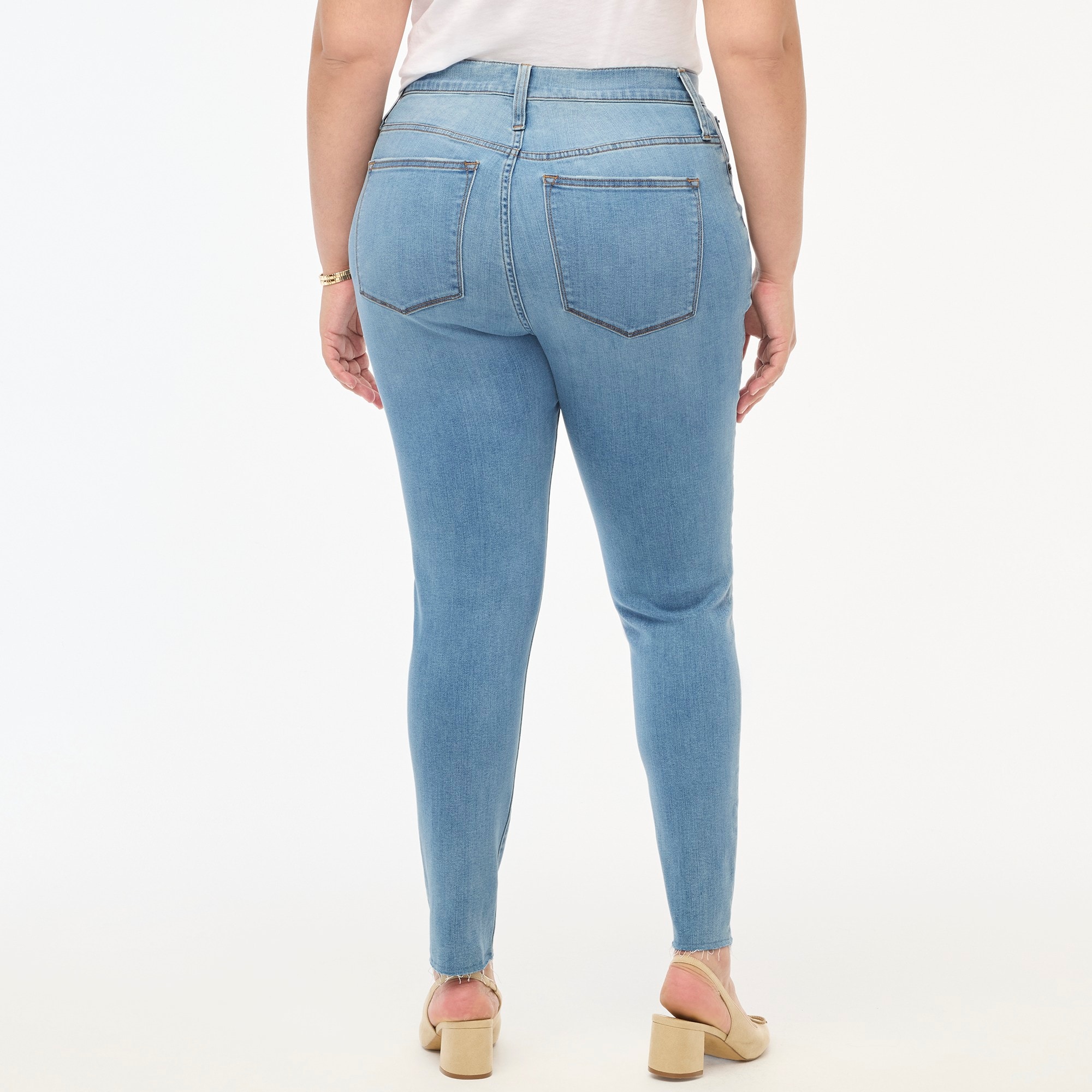 Petite 9" mid-rise skinny jean in signature stretch