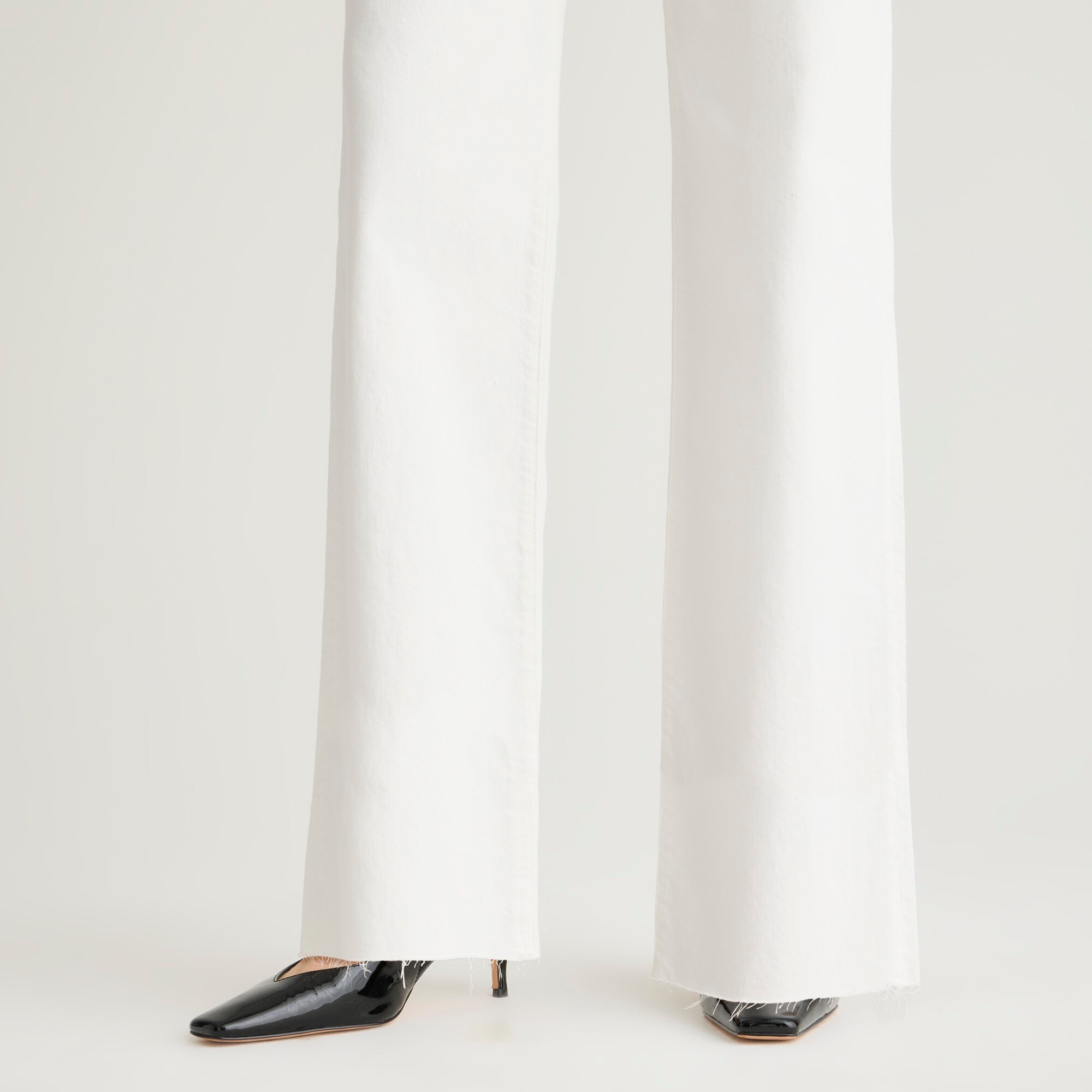 Full-length slim wide-leg jean in white
