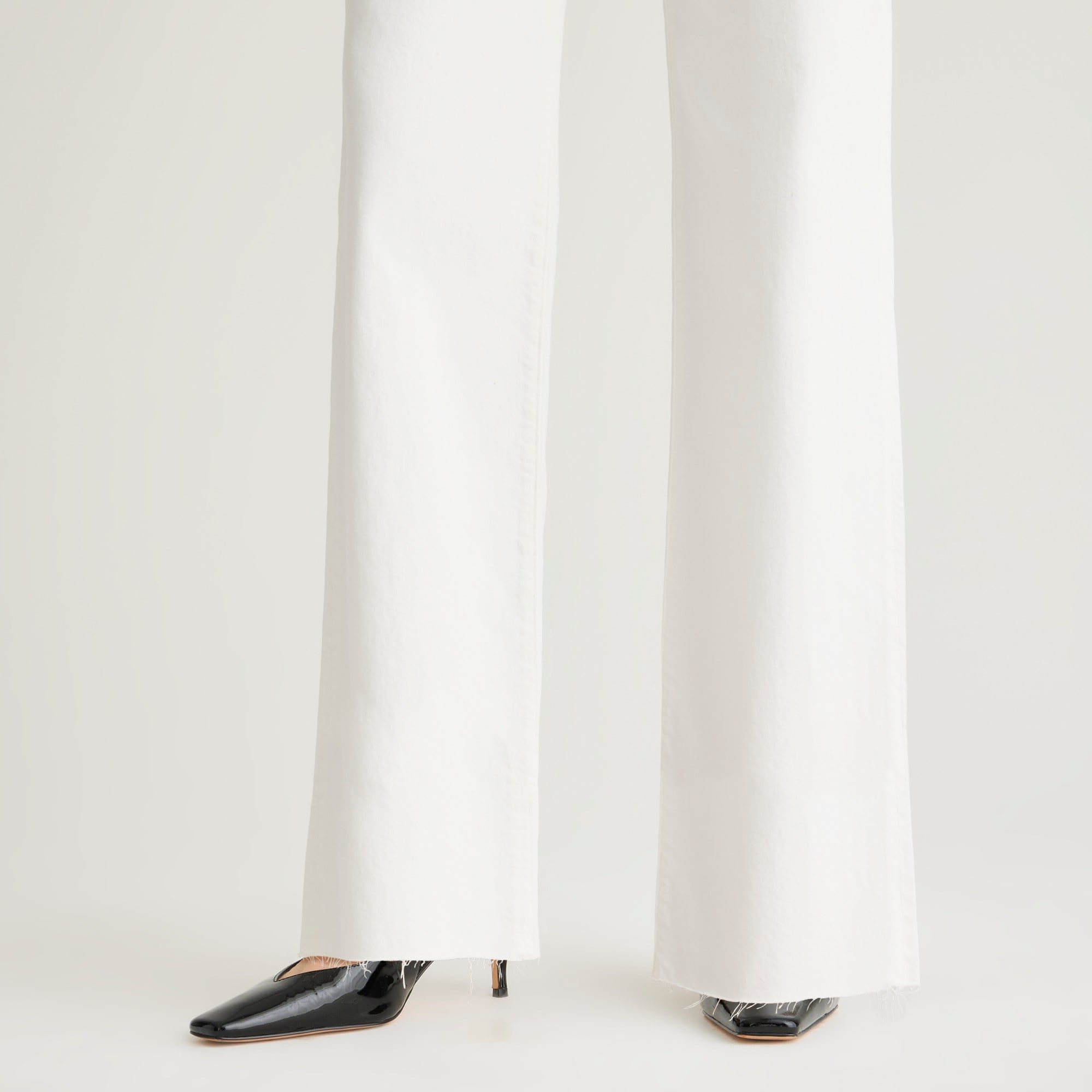 Full-length slim wide-leg jean in white
