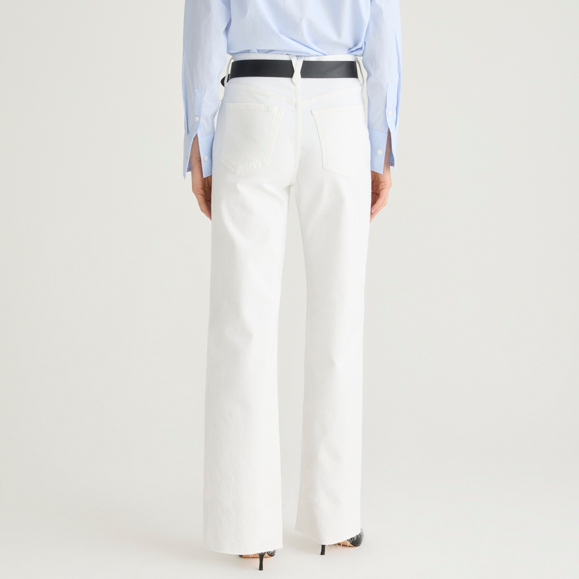 Full-length slim wide-leg jean in white